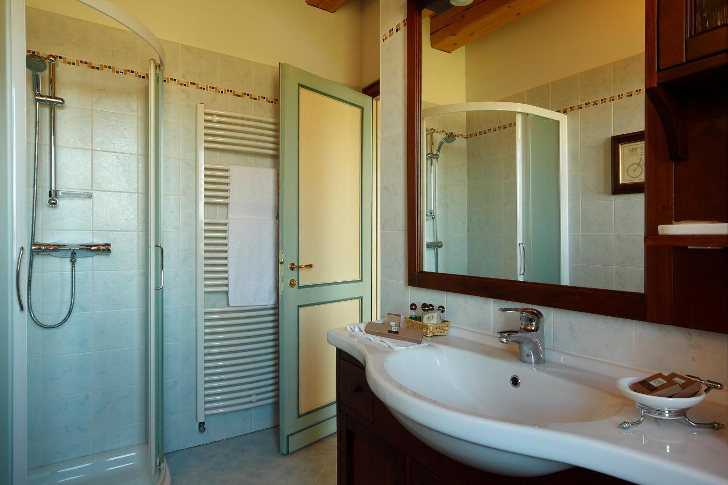 King Room with Balcony photo 3