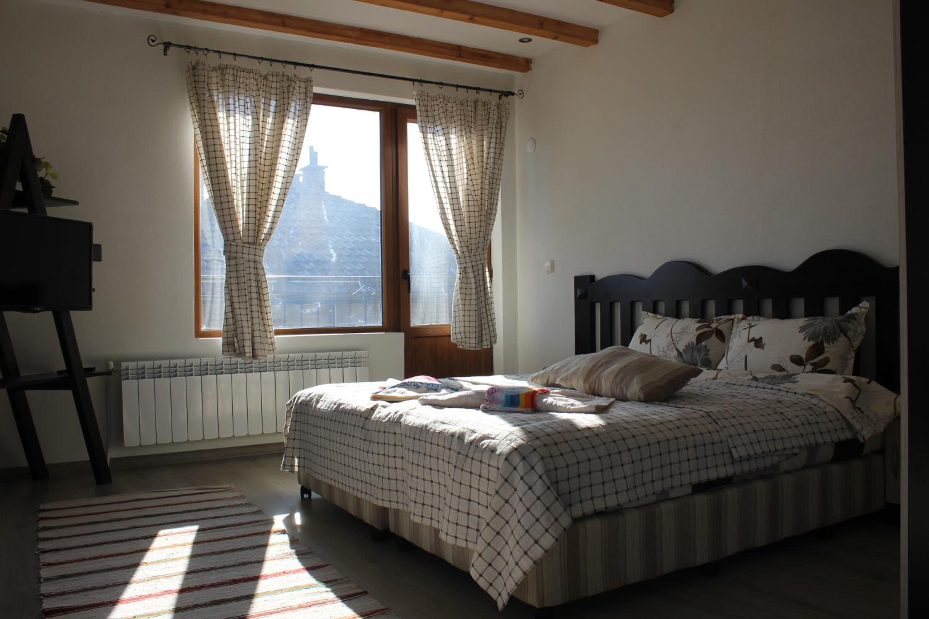 Double or Twin Room with Mountain View photo 1