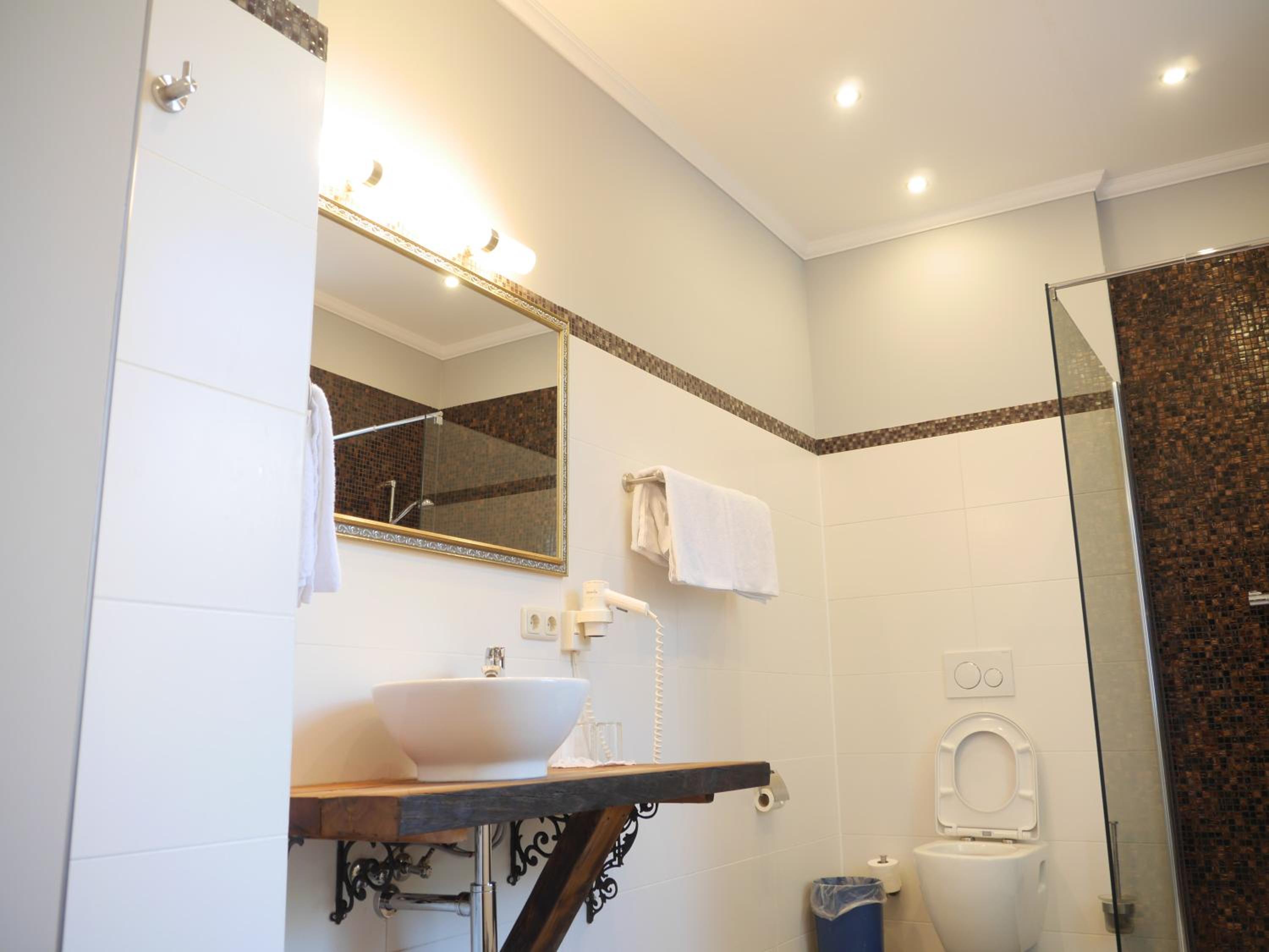 Business Double Room - Photo 8