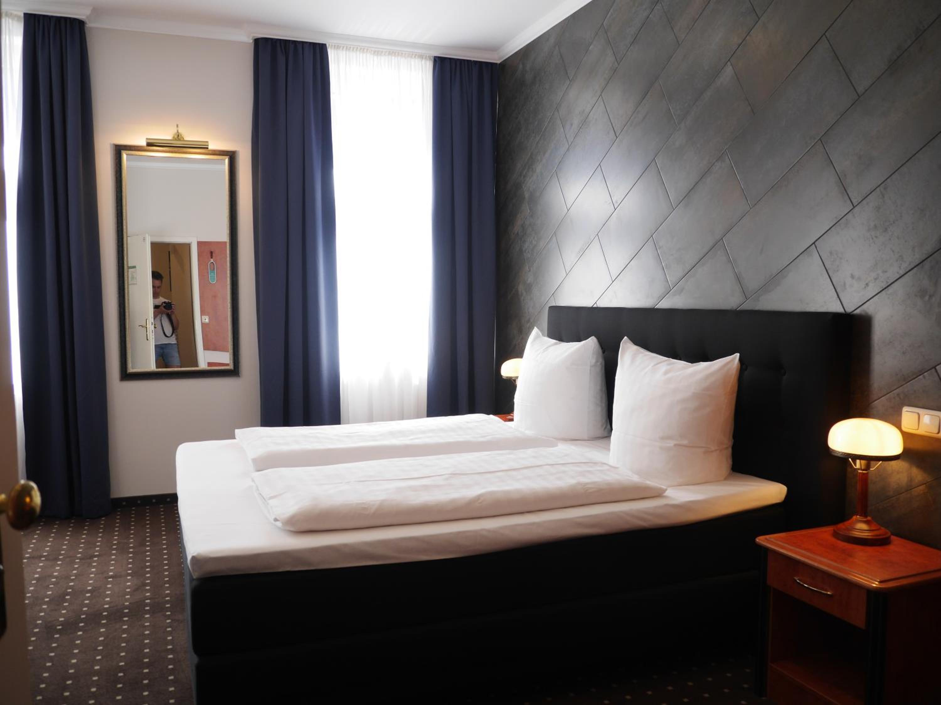 Business Double Room - Photo 18
