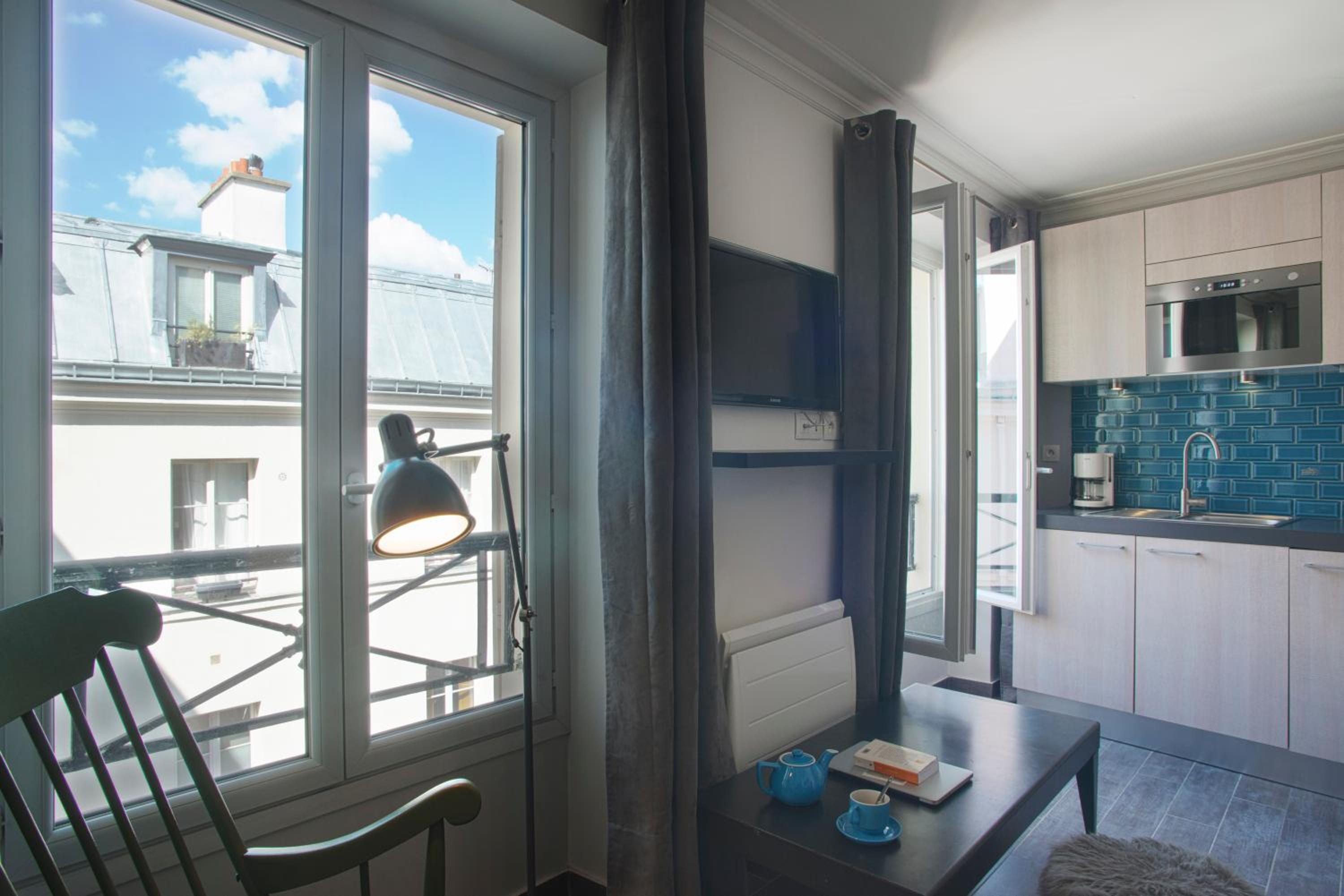 Studio Apartment photo 1