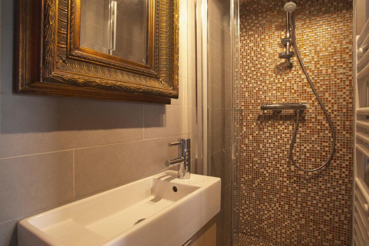 Studio Apartment photo 2
