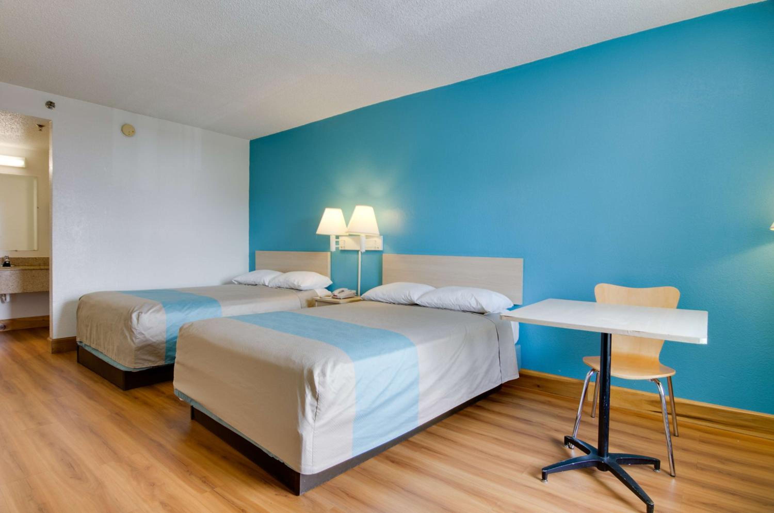 Quadruple Room - Non-Smoking - Photo 9