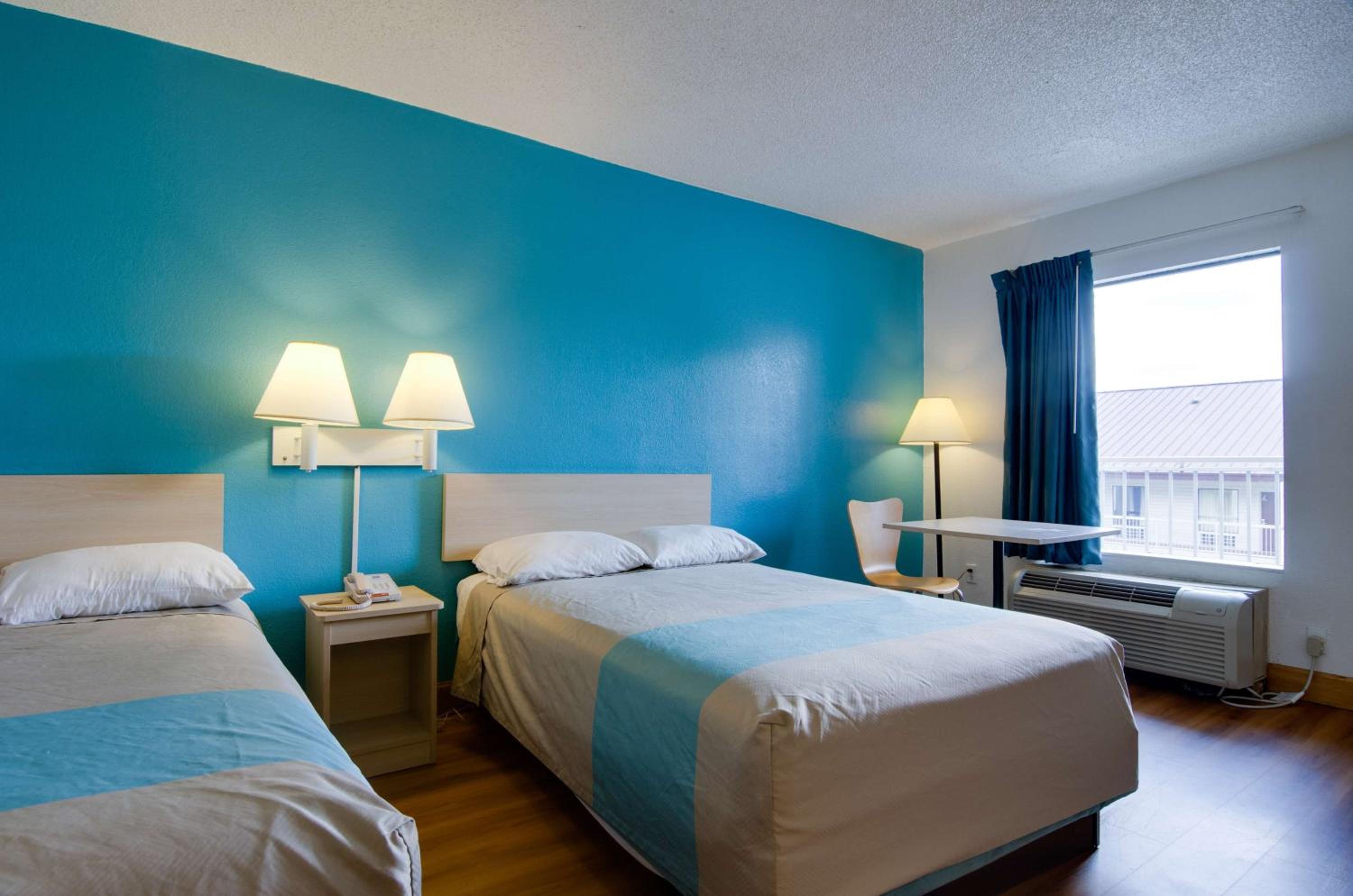 Quadruple Room - Non-Smoking - Photo 2