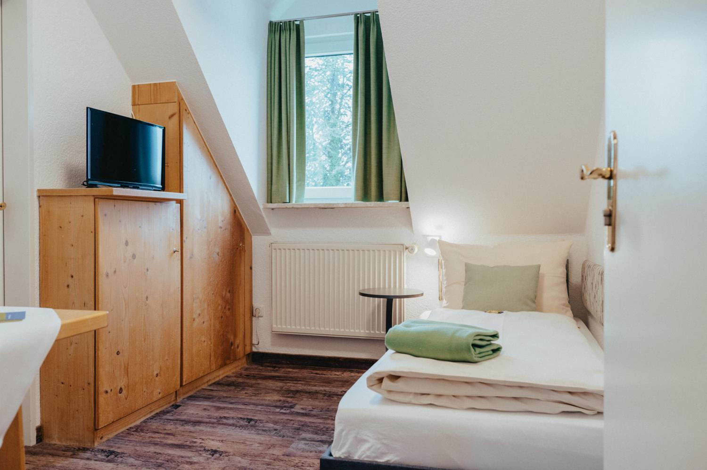 Small Single Room