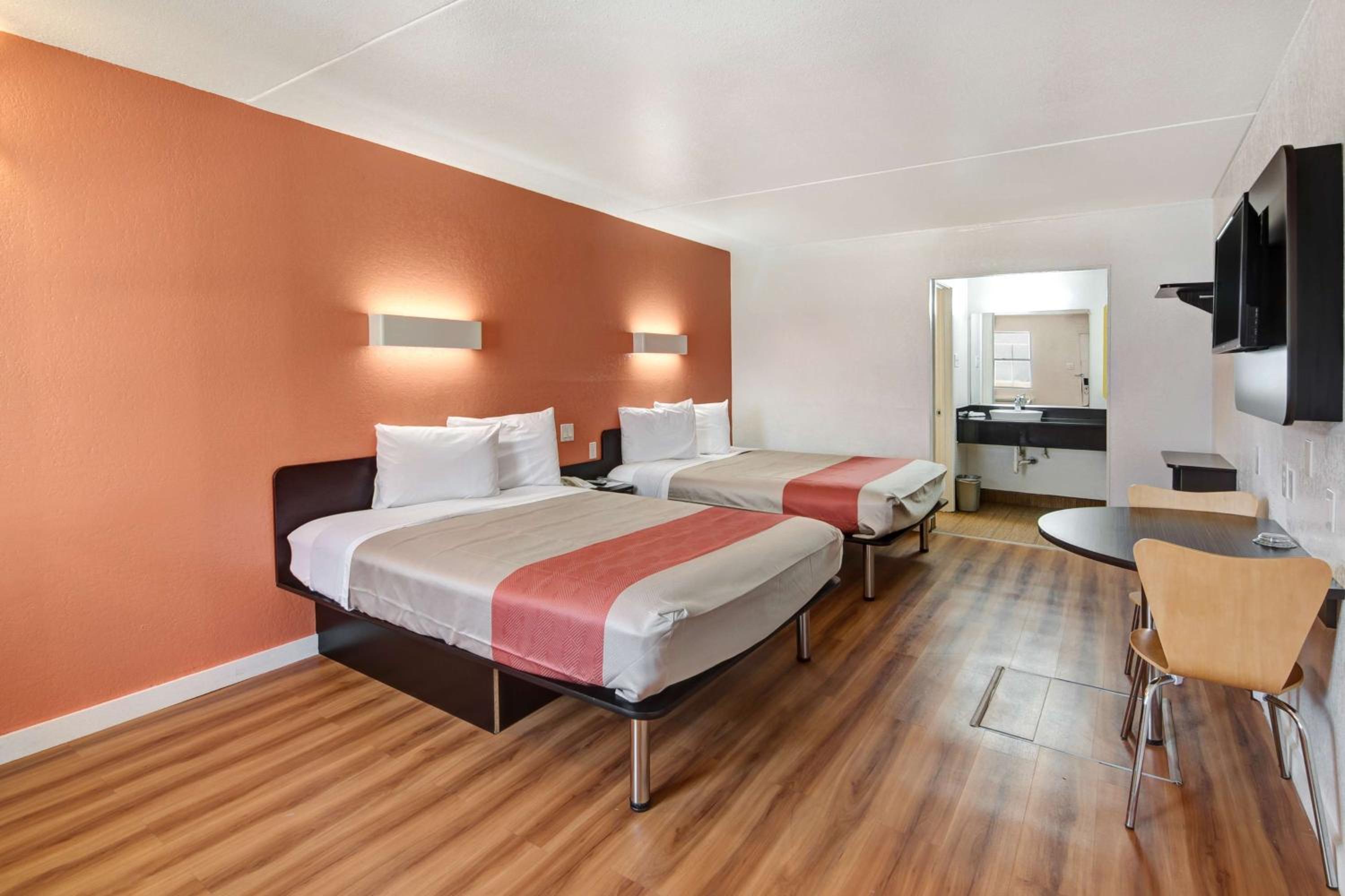 Queen Room with Two Queen Beds - Disability Access - Non-Smoking