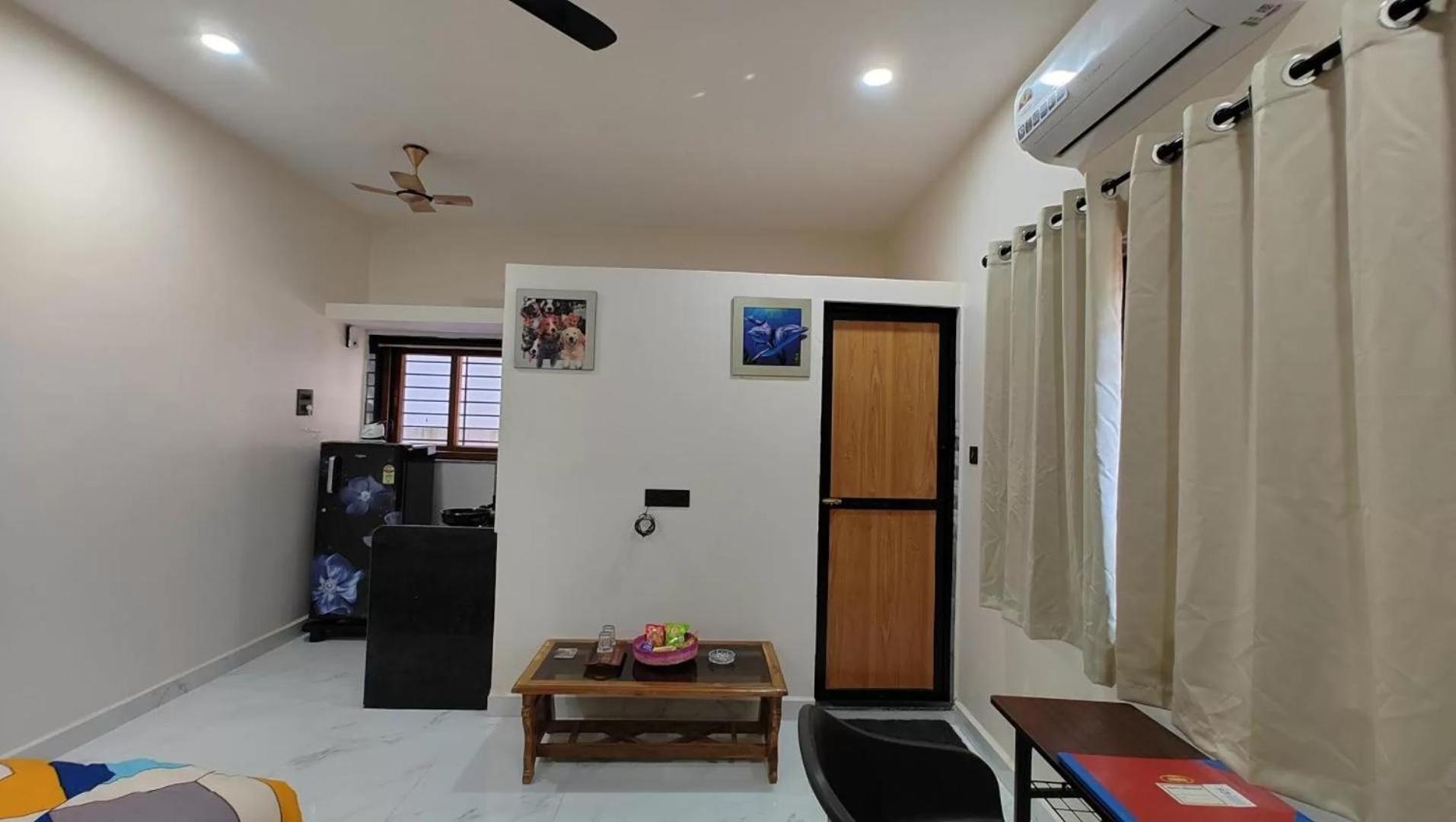 Deluxe Double Room with Balcony photo 2