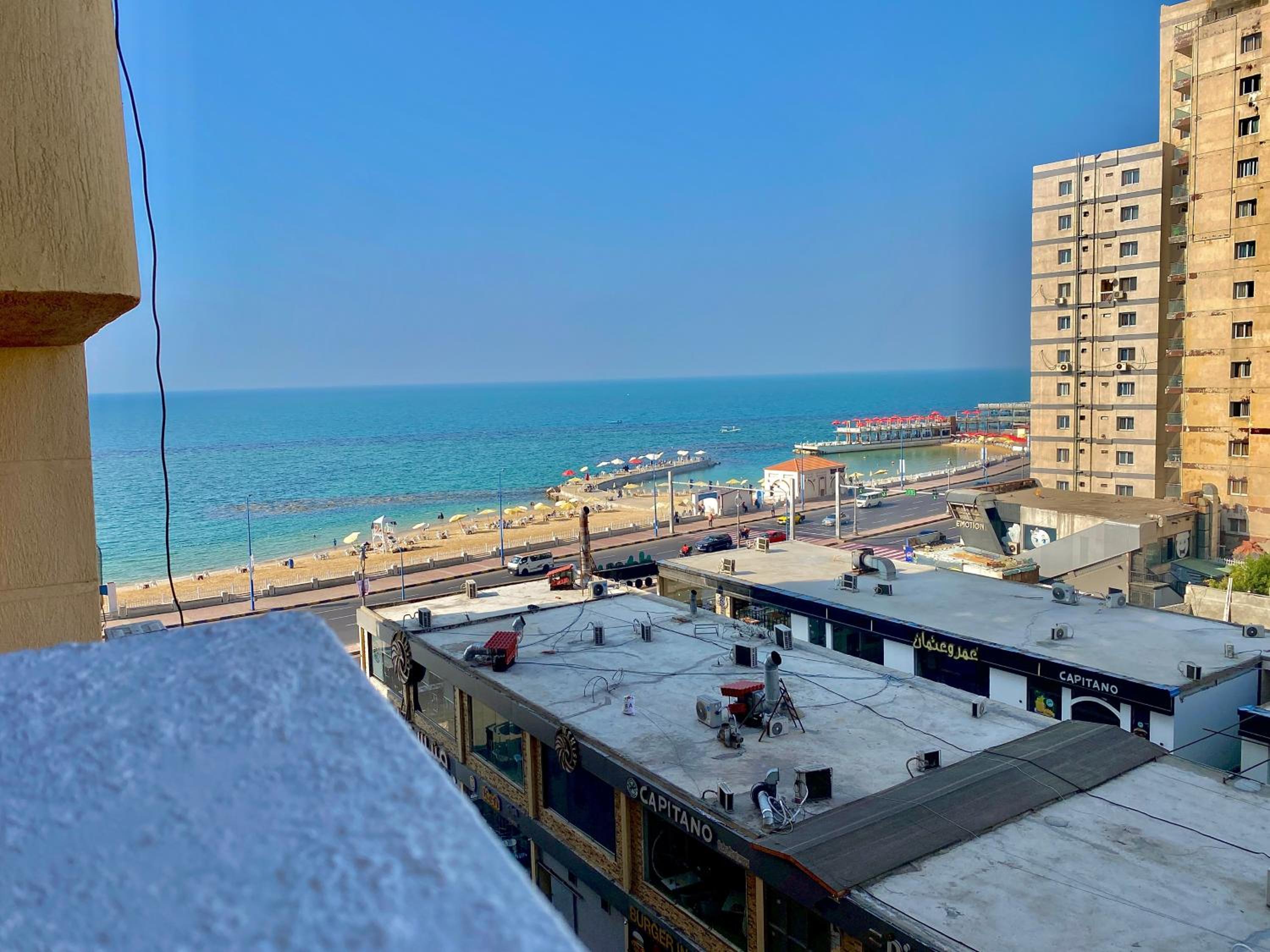Three-Bedroom Apartment with Sea View photo 2