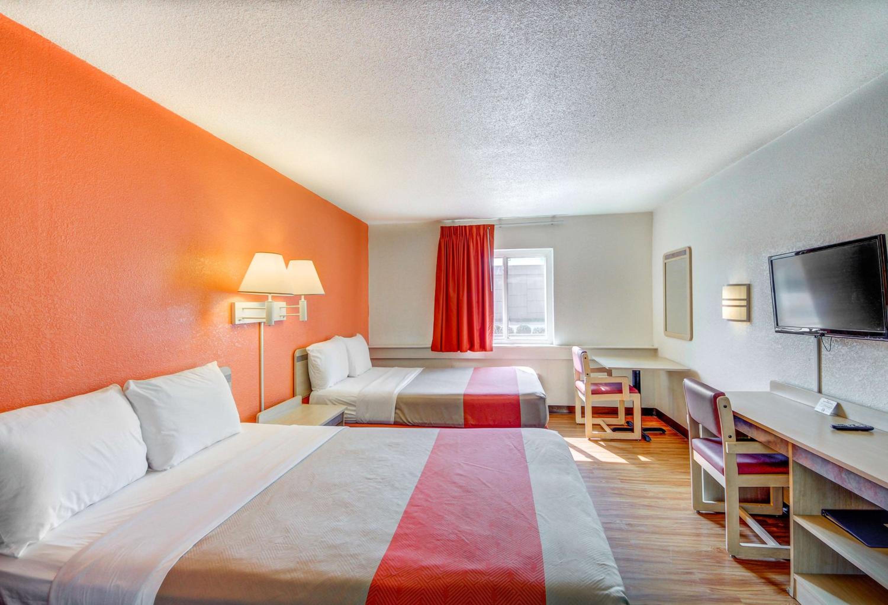 Quadruple Room - Non-Smoking photo 3