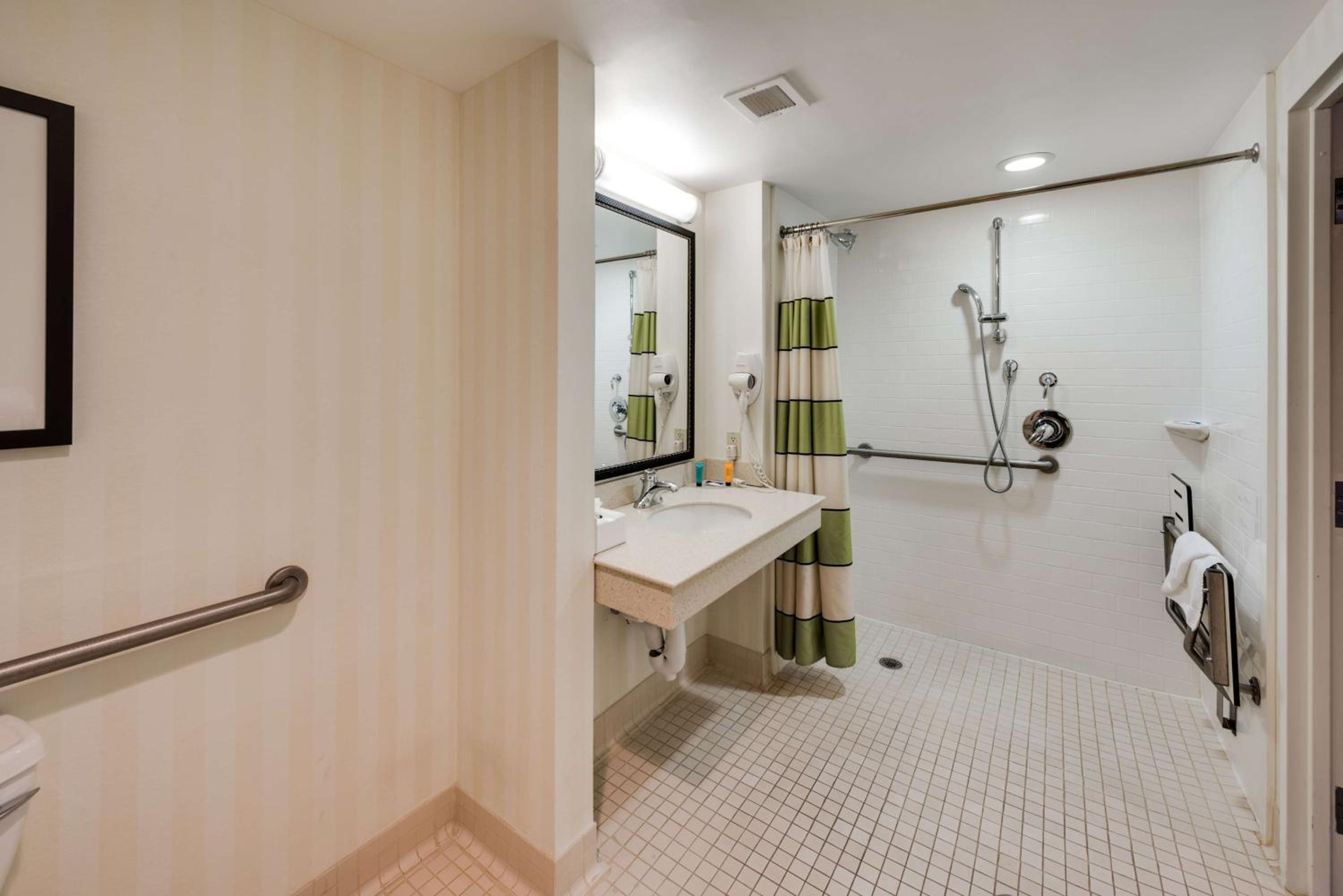 Double Room - Disability Access - Non-Smoking - Photo 2