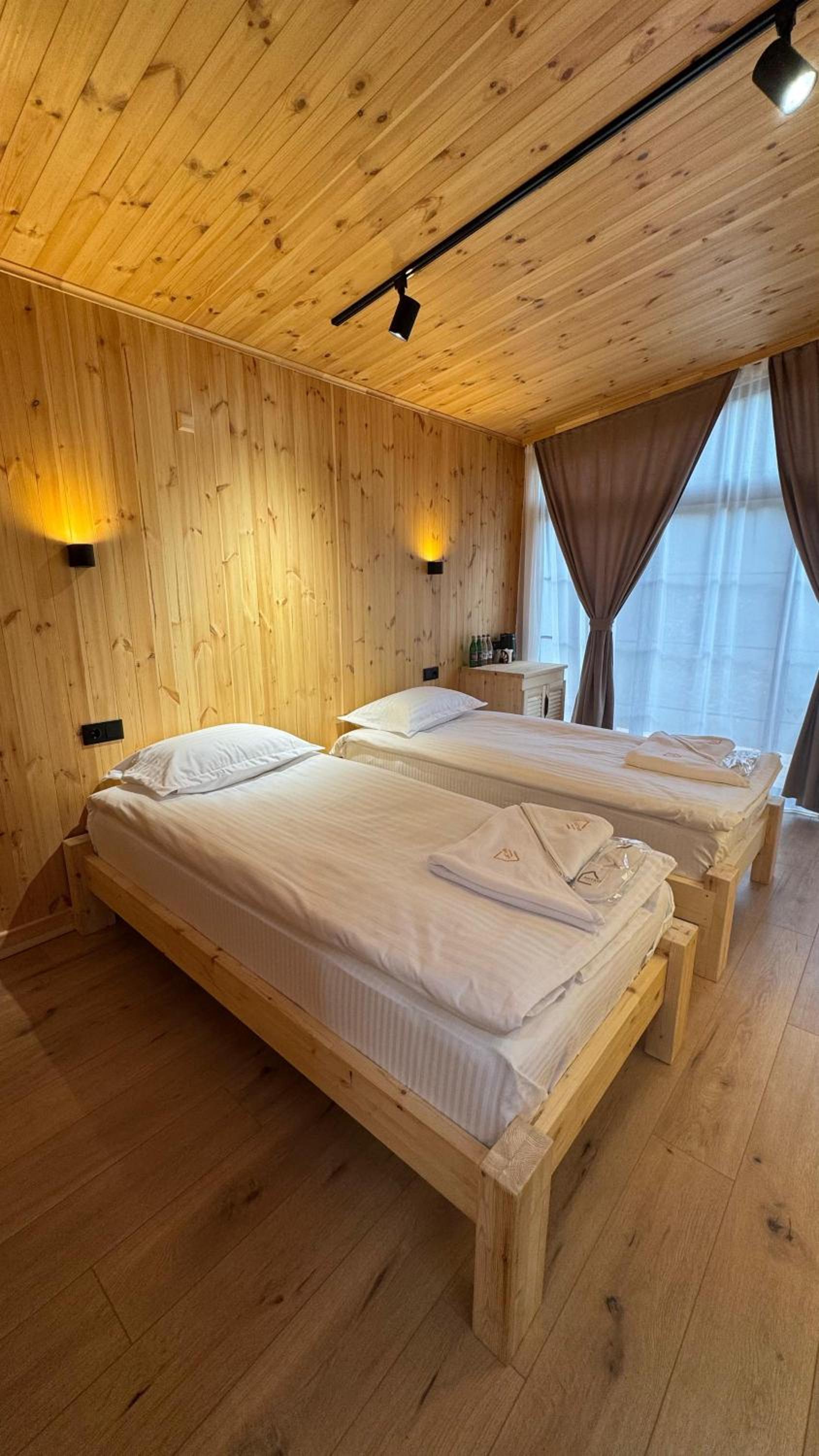Deluxe Twin Room photo 3