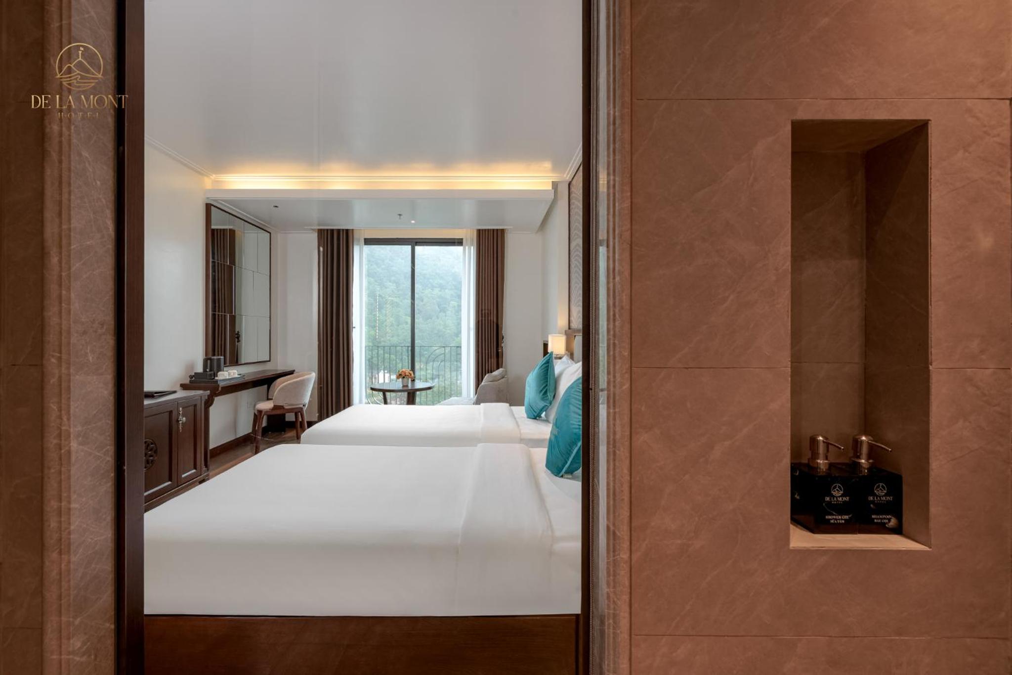 Twin Room with Mountain View photo 2