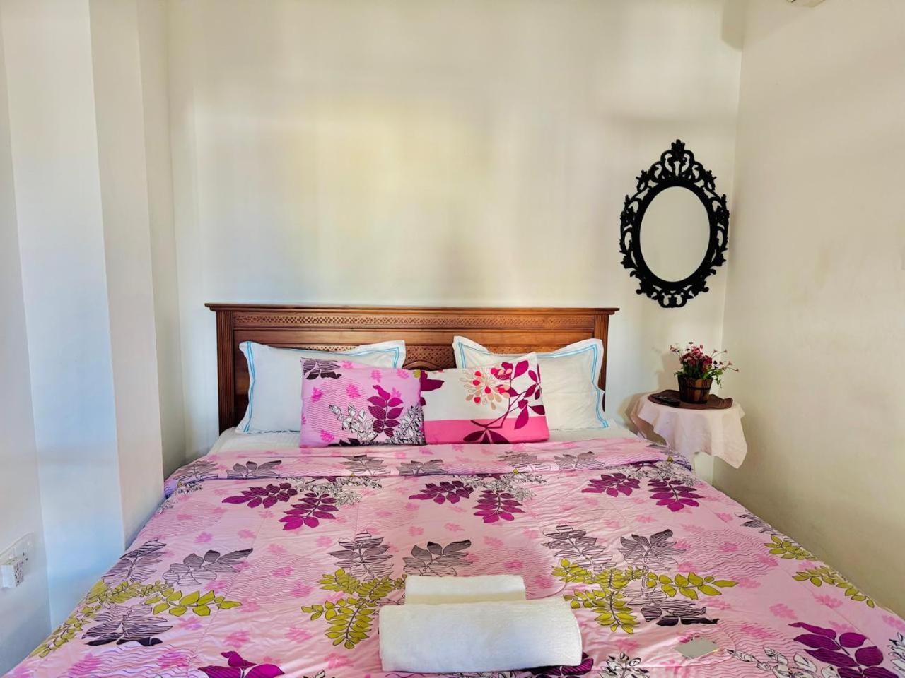 Deluxe King Room photo 2
