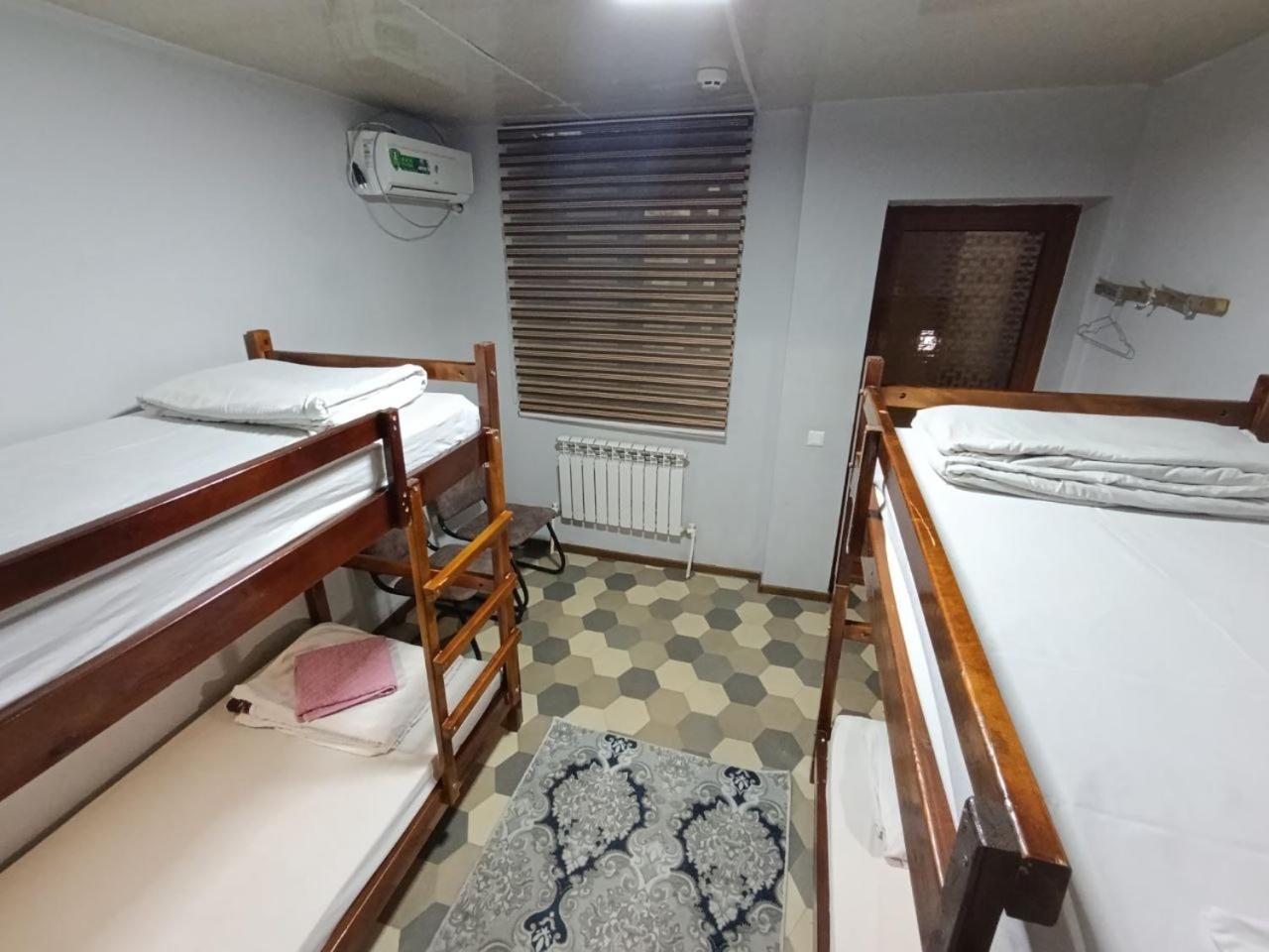 Bed in 4-Bed Mixed Dormitory Room photo 3