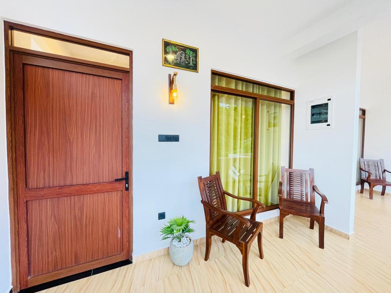 Deluxe King Room photo 1