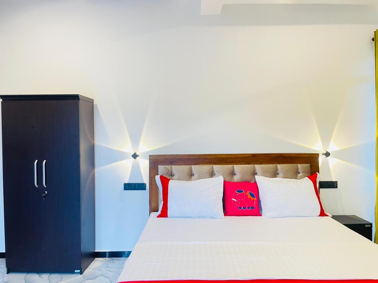 Deluxe King Room photo 3