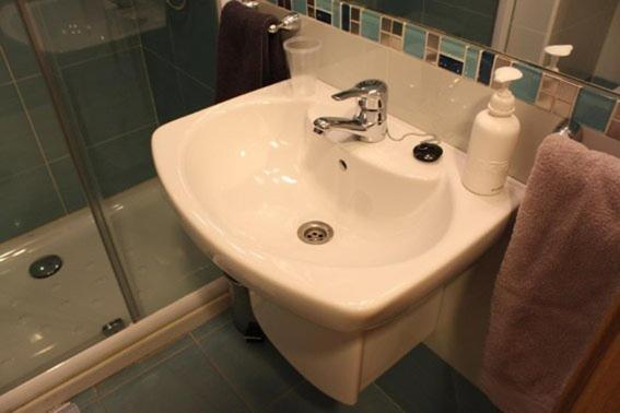 Double or Twin Room with Private External Bathroom photo 2