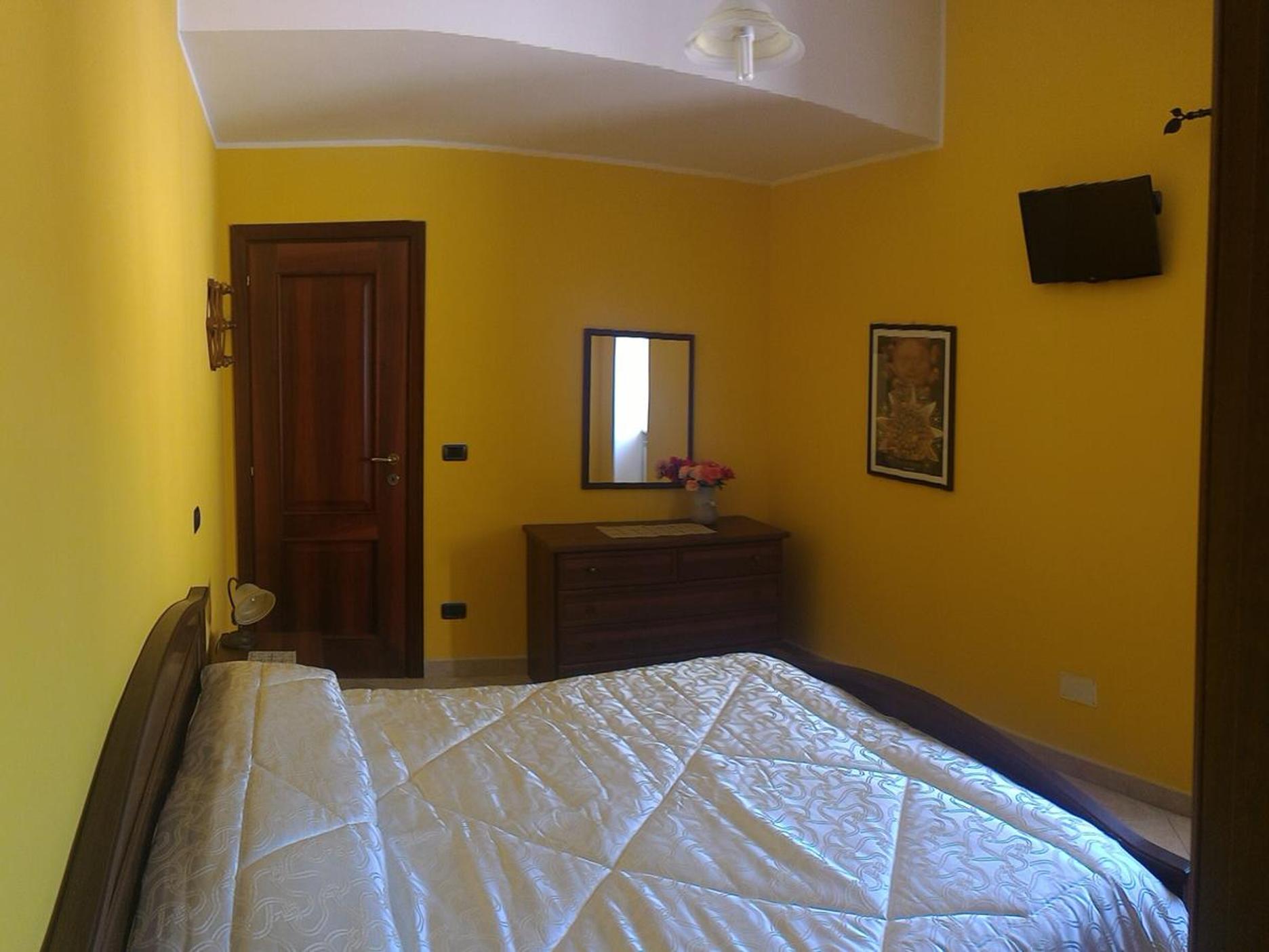 Double Room with Private External Bathroom photo 2