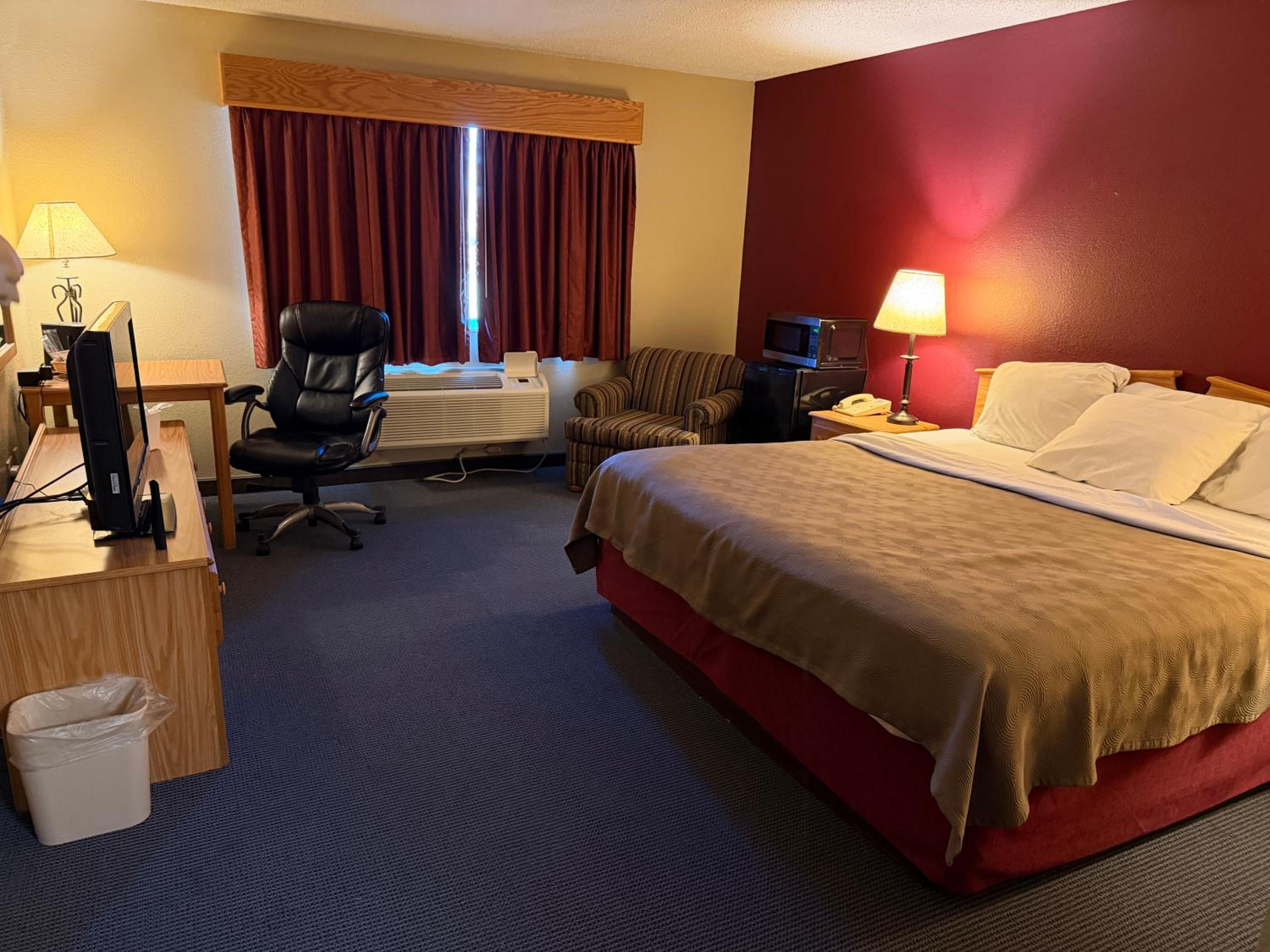 King Room - Non Smoking/Upper floor/Interior Hall