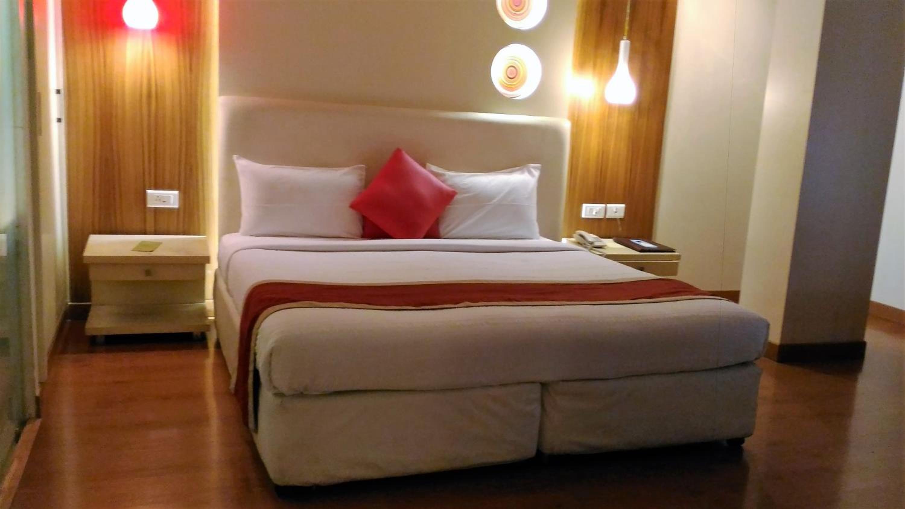 Suite - Photo 3