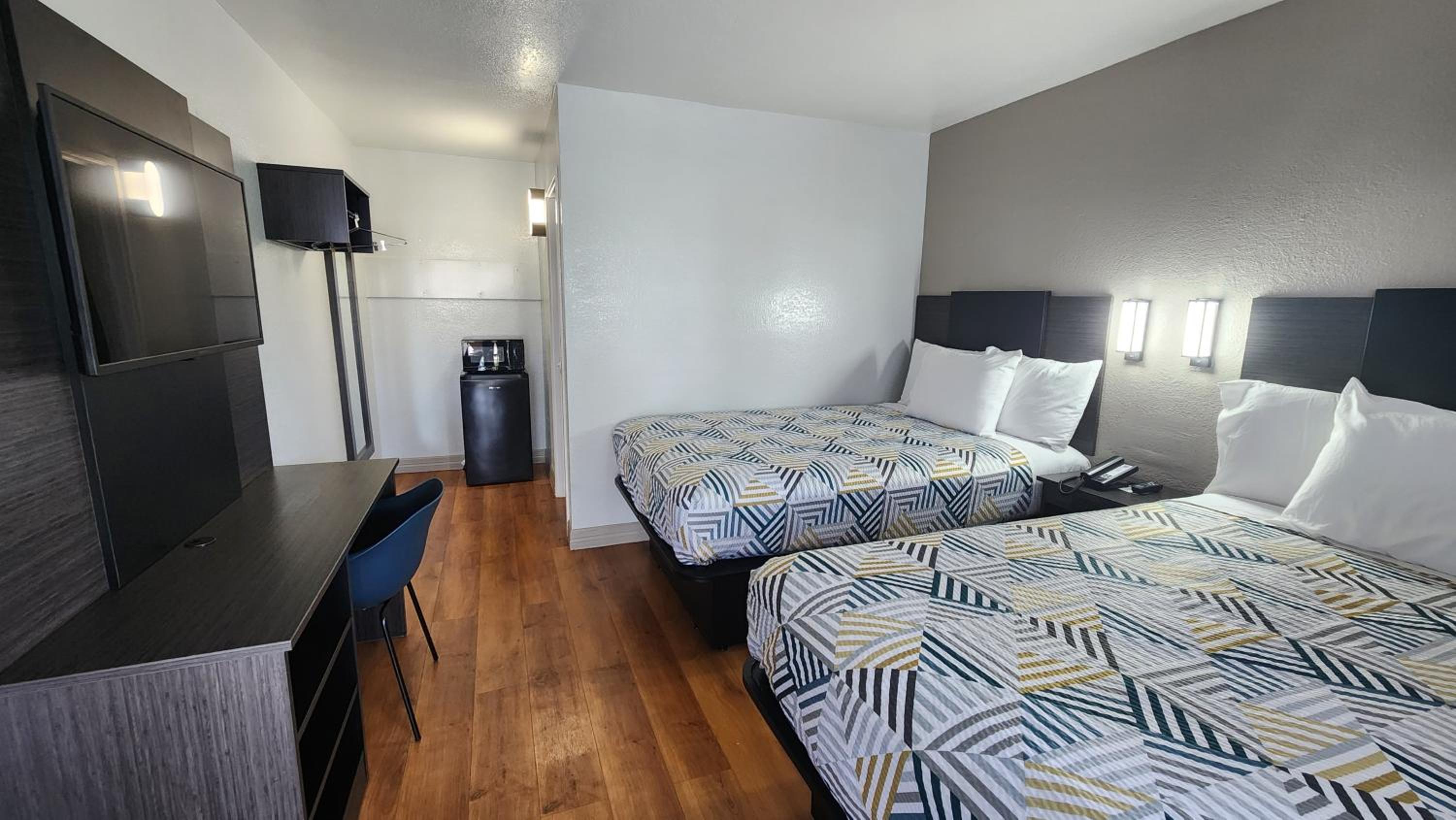 Duplex Quadruple Room - Photo 3