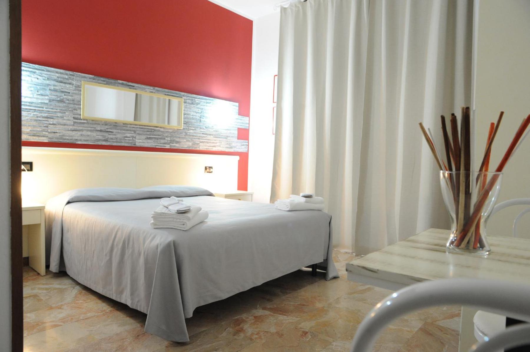 Double or Twin Room photo 3