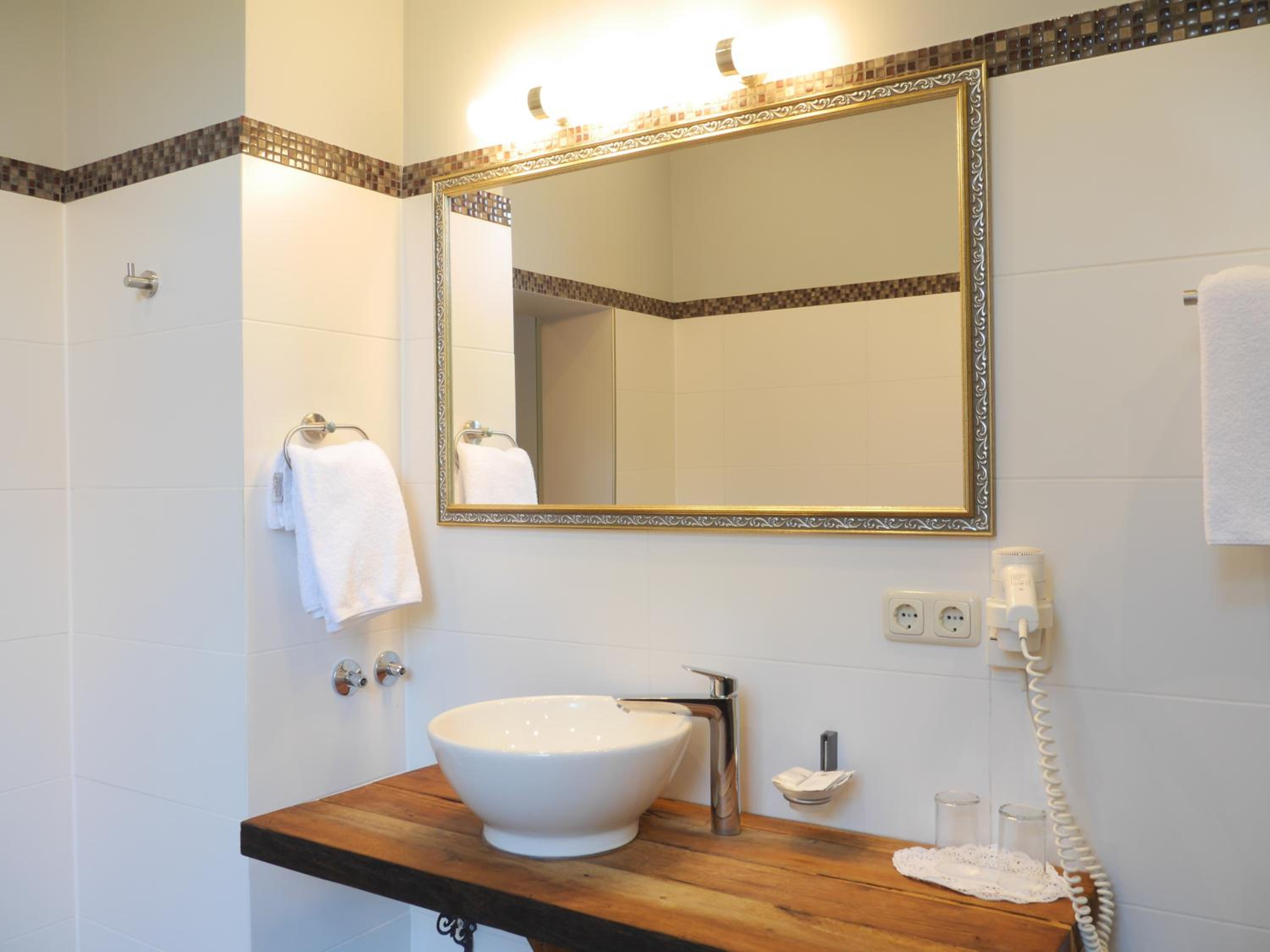 Business Double Room - Photo 9