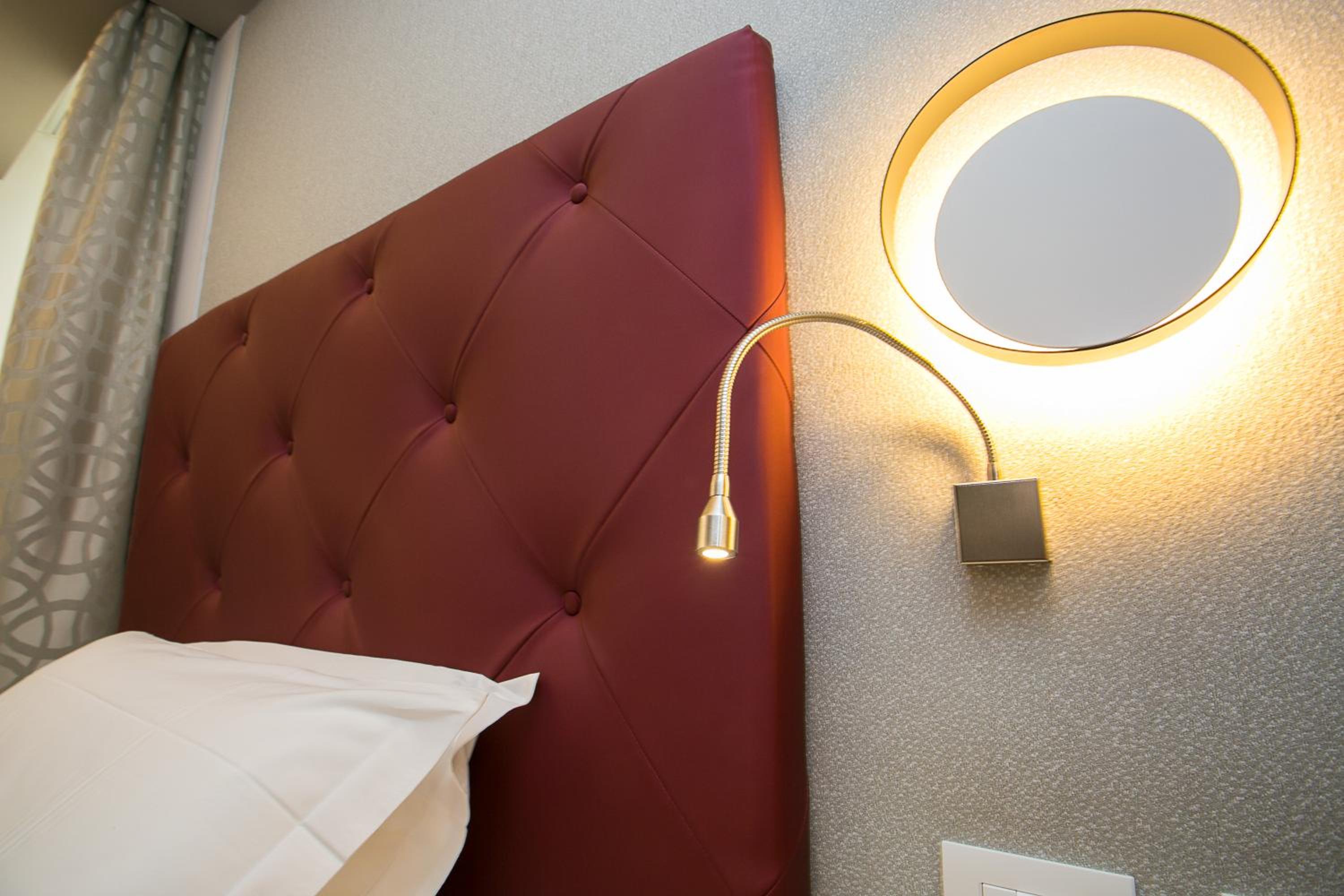 Deluxe Single Room with Balcony photo 3