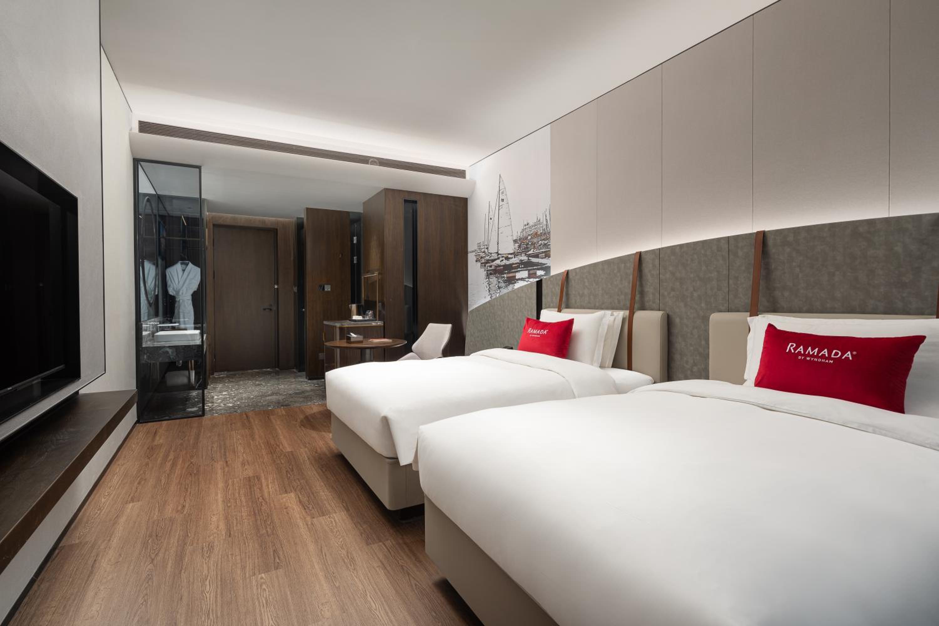 Deluxe Twin Room photo 3