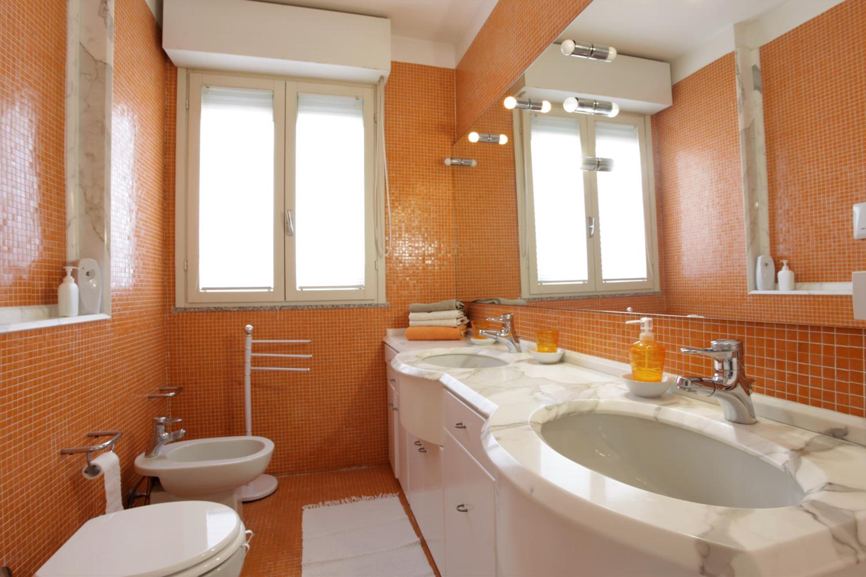 Double Room with Private Bathroom - Photo 9