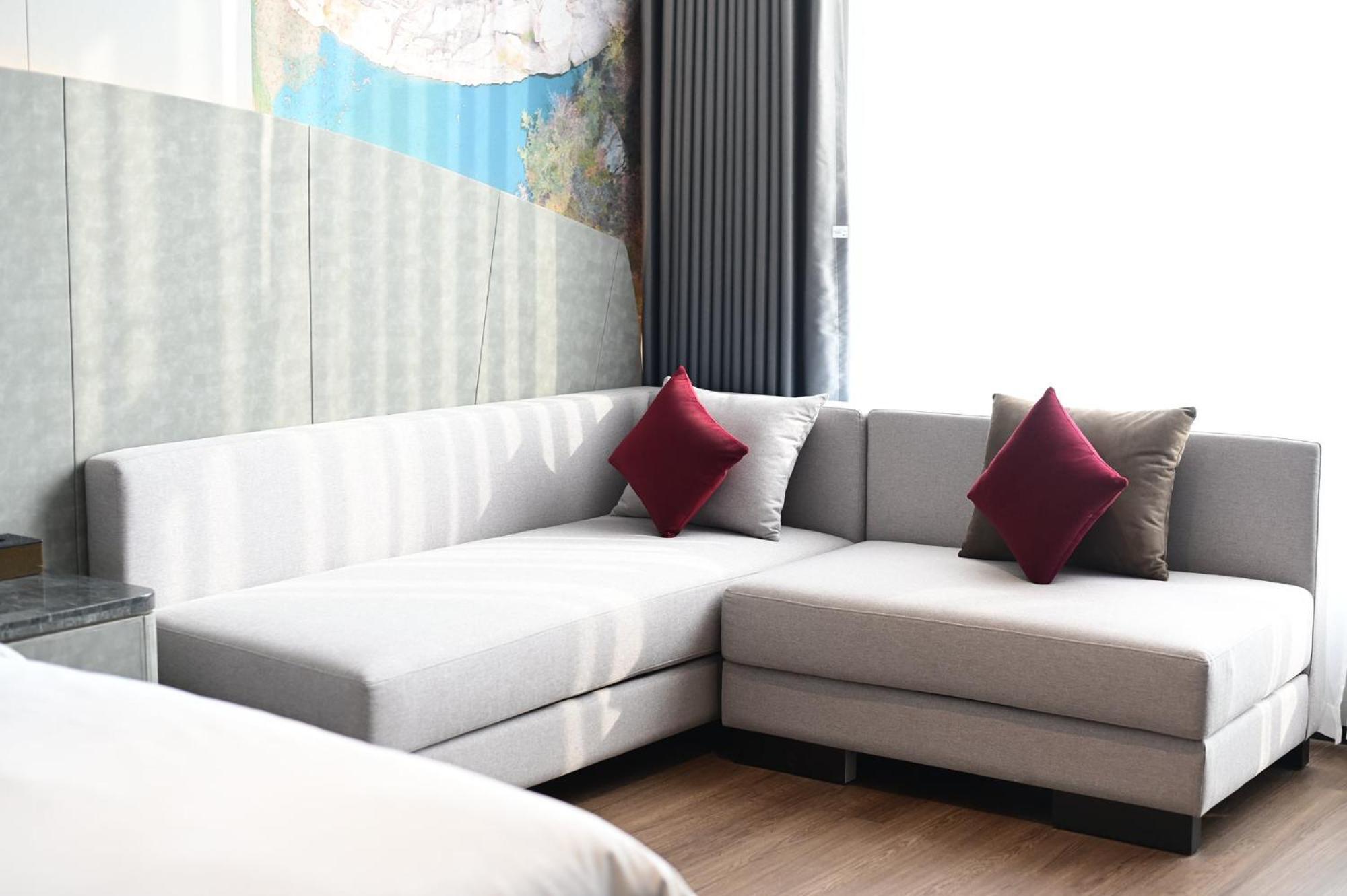Premier Room with One Super Bed and One Single Bed photo 3
