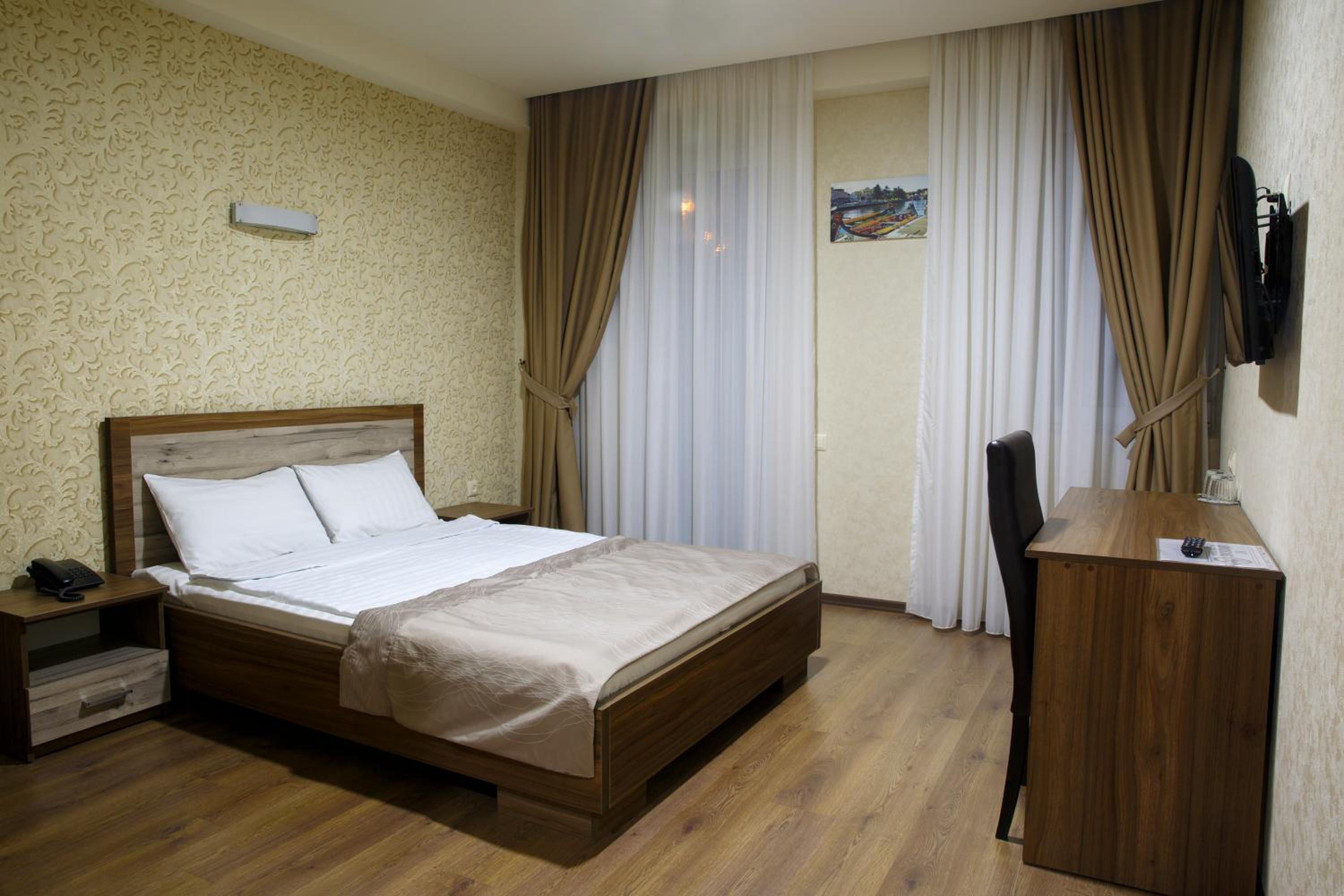 Deluxe Single Room With Balcony photo 3