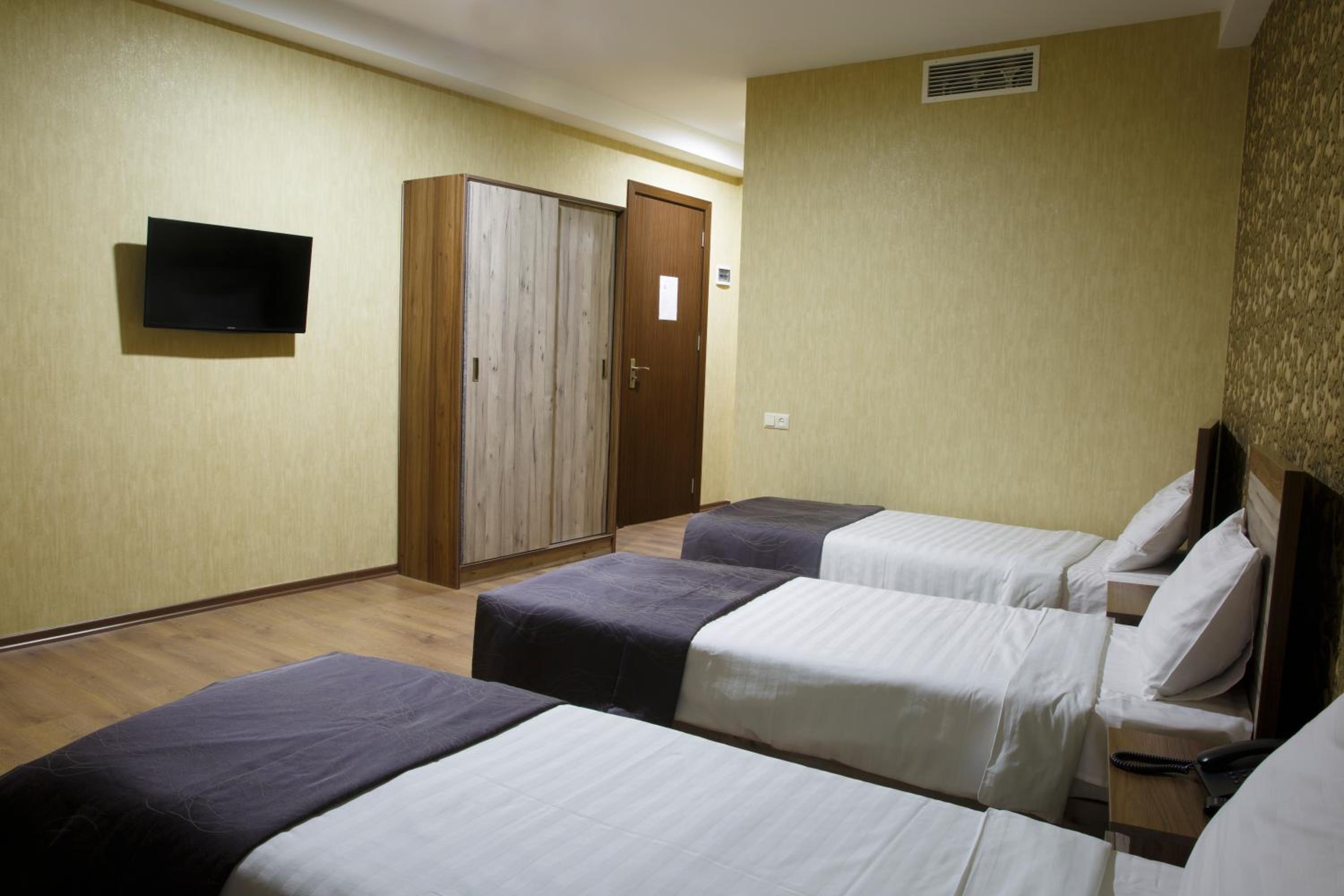 Triple Room With Balcony photo 2