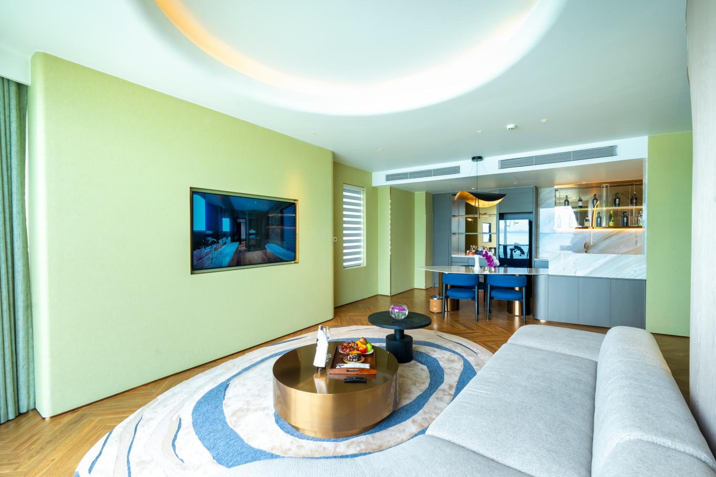 Executive Suite-One King Bed,Sea View thumbnail 6