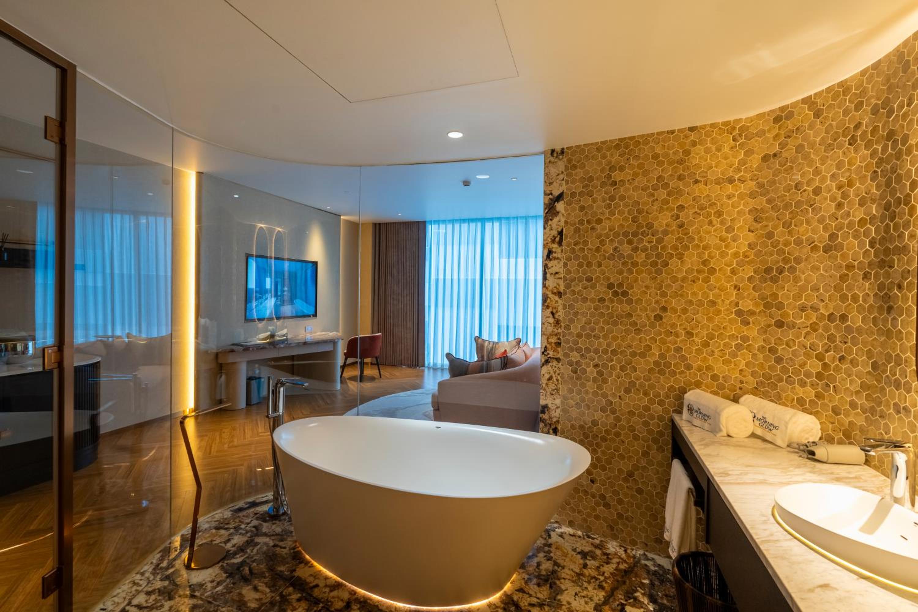 Deluxe Suite-One King Bed,Sea View