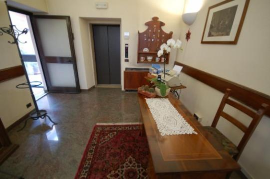 Double or Twin Room - Photo 4