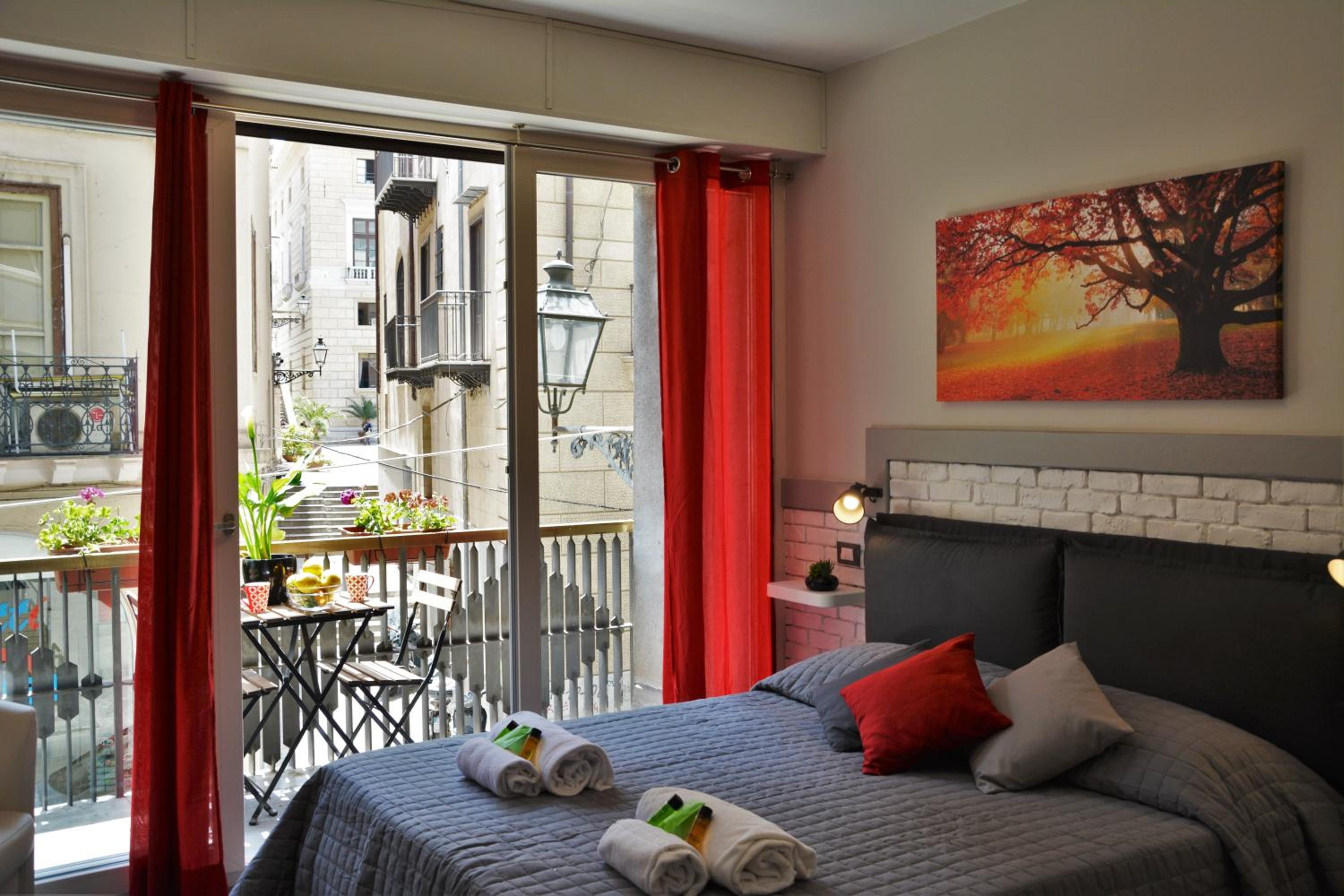 Deluxe Double Room with Balcony - Photo 2
