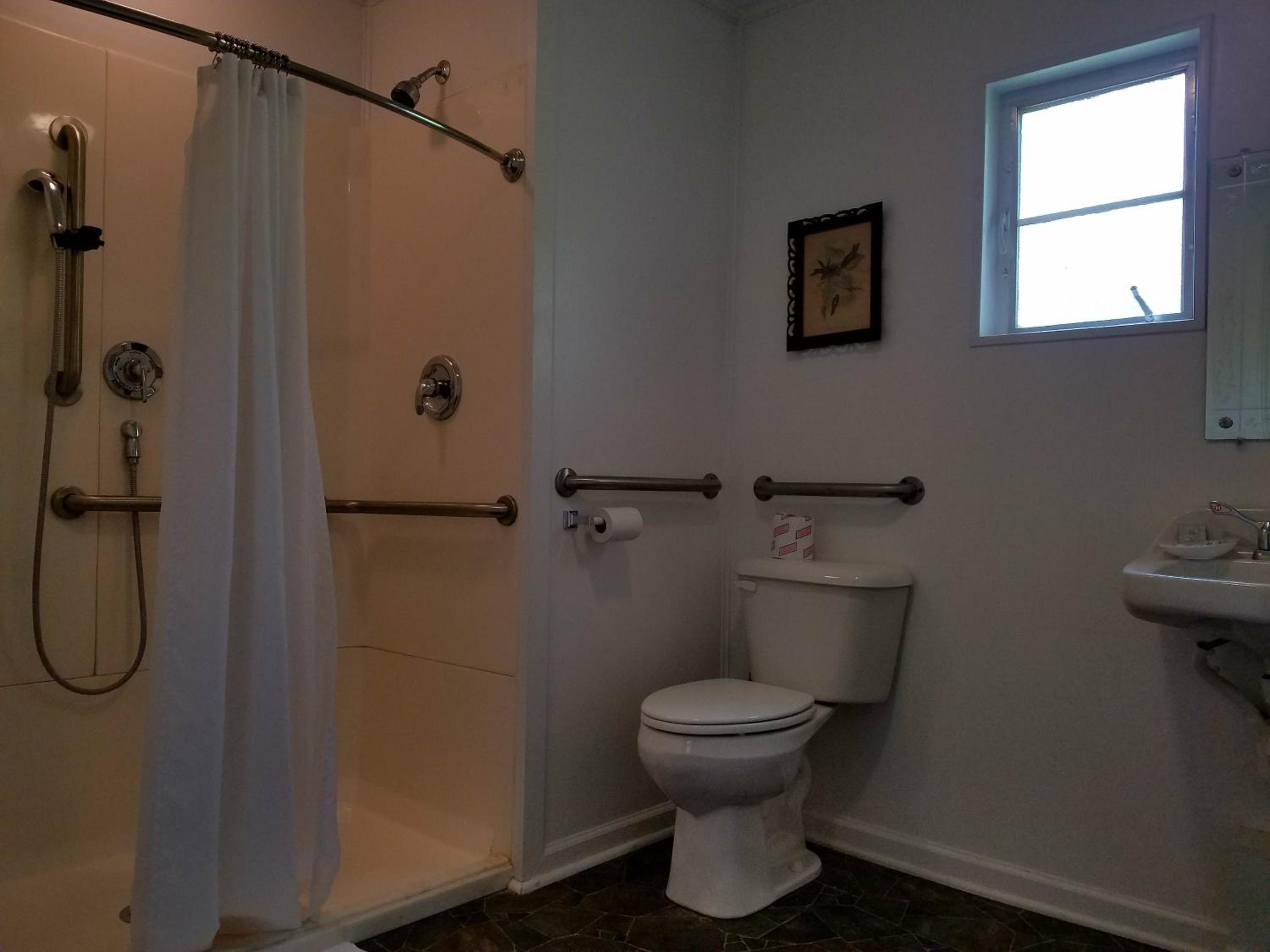 Standard Queen Room photo 2