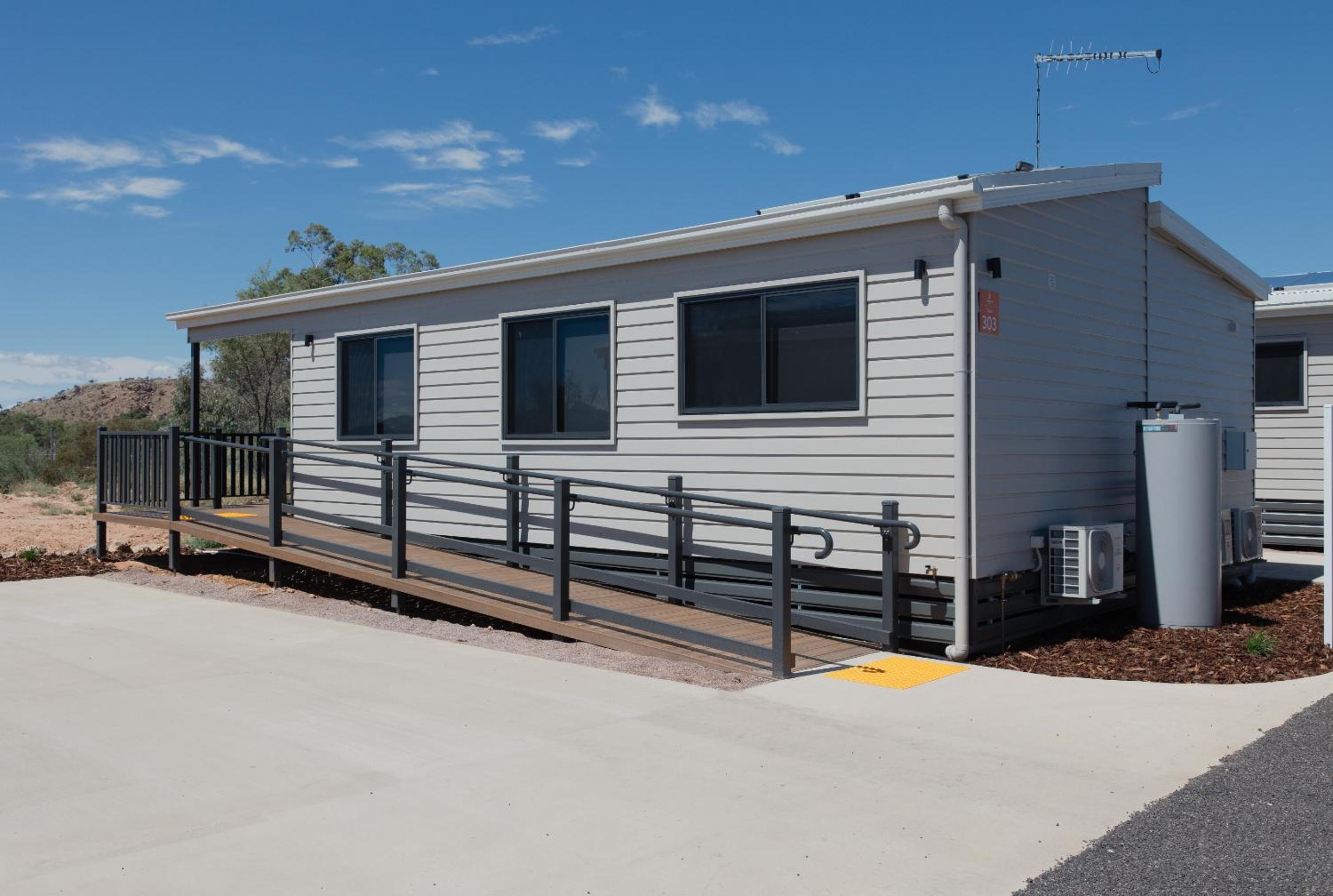 Deluxe 2 Bedroom Access Cabin – Sleeps 4 thumbnail 6