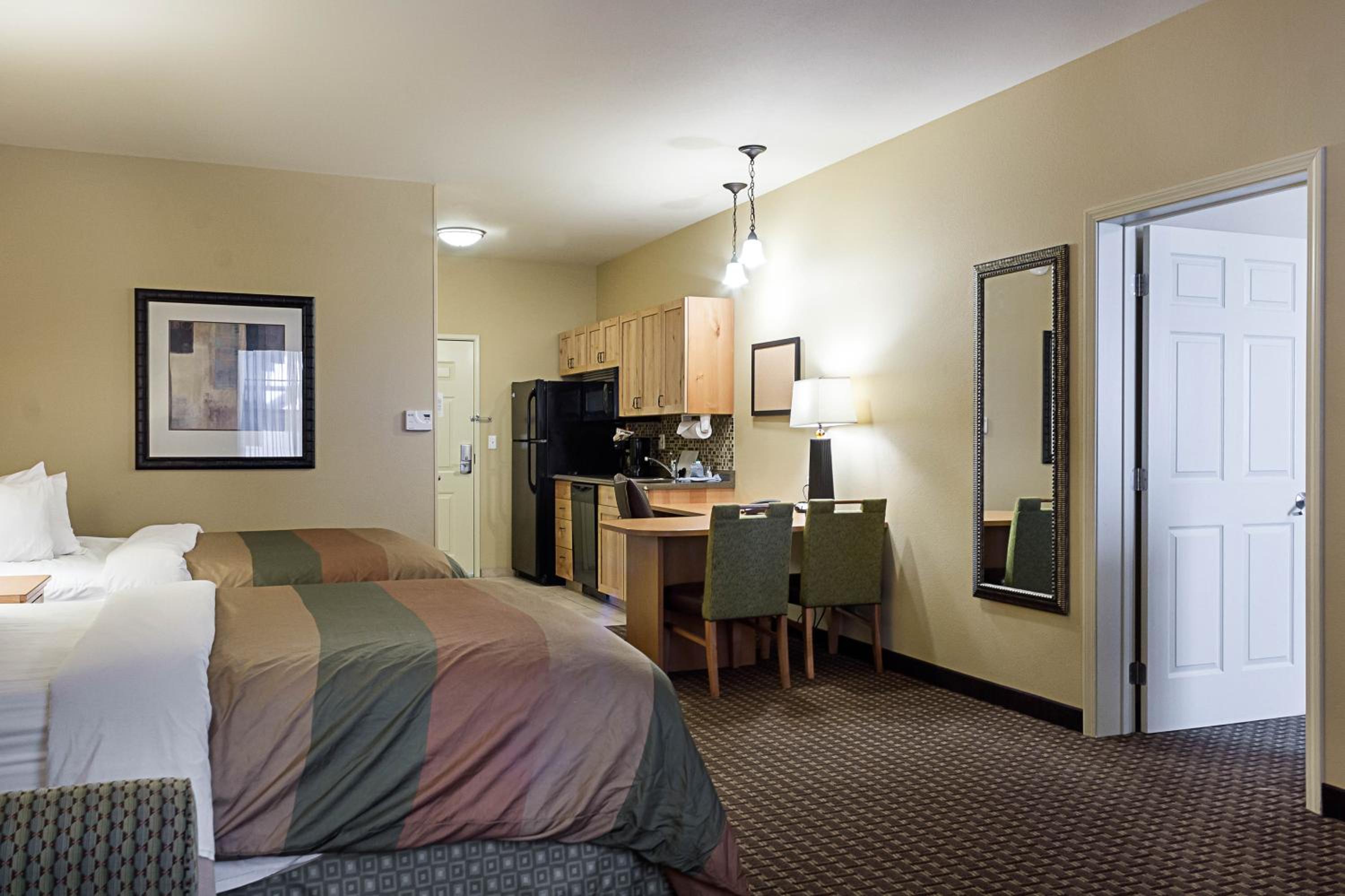 King Suite - Non-Smoking - Photo 4