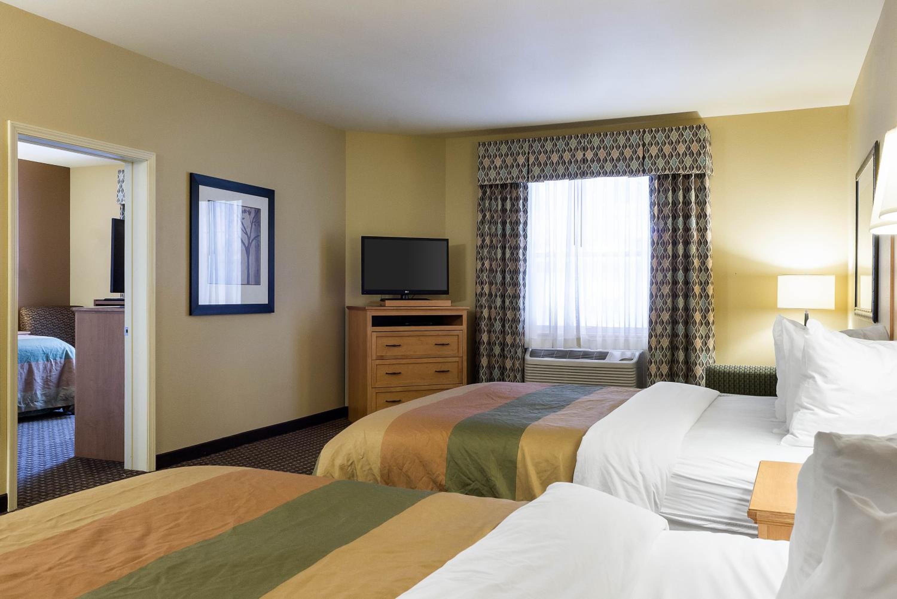 King Suite - Non-Smoking - Photo 6