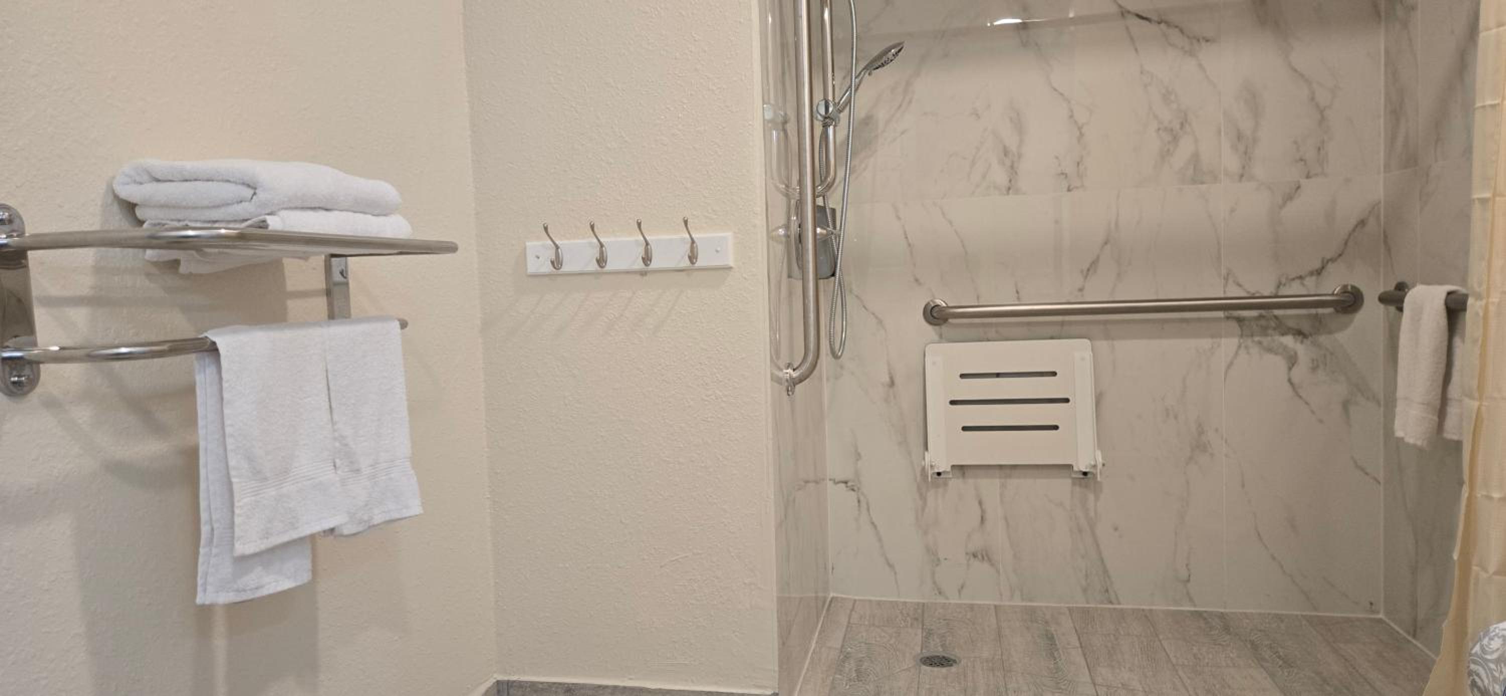 King Room - Disability Access photo 2