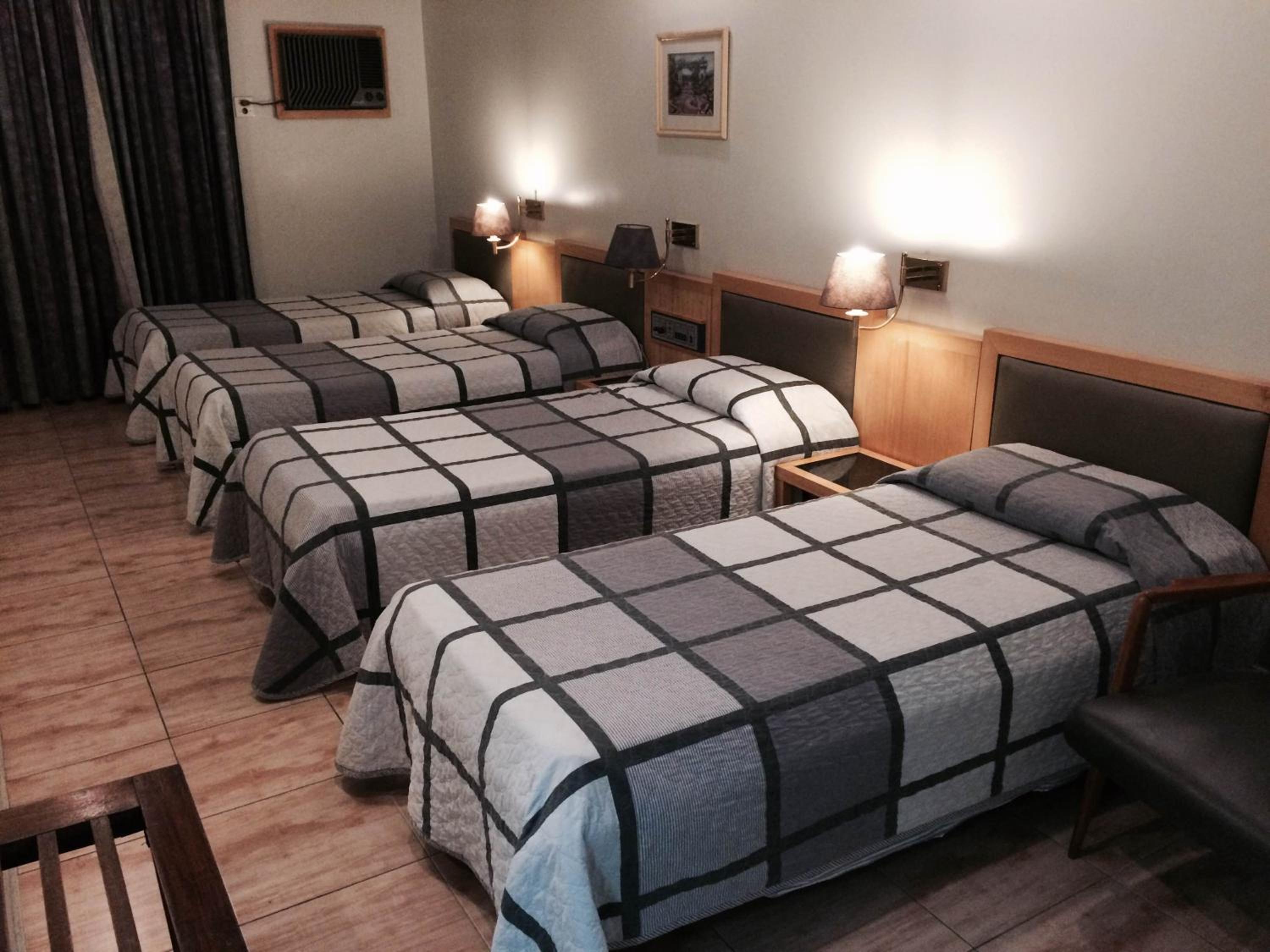Standard Quadruple Room - Photo 2