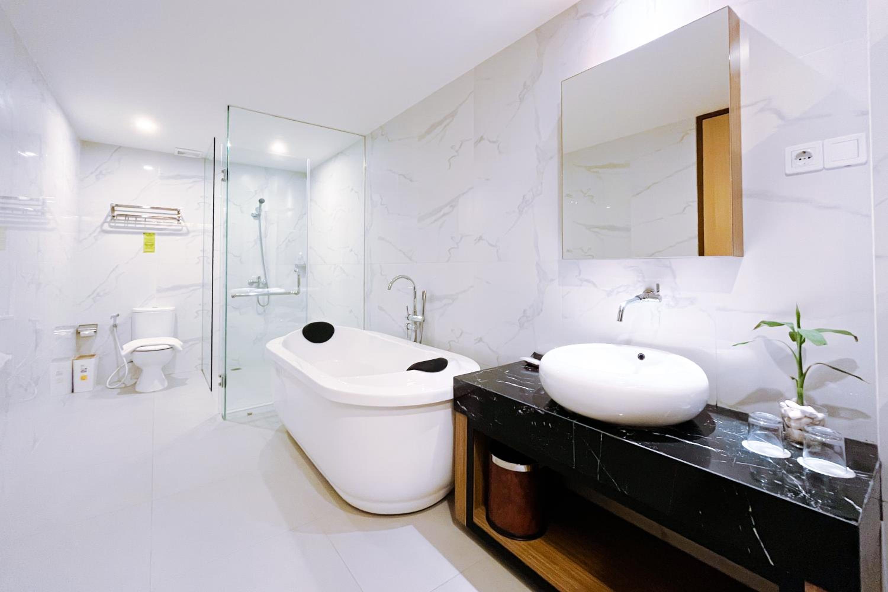 Suite - Photo 7