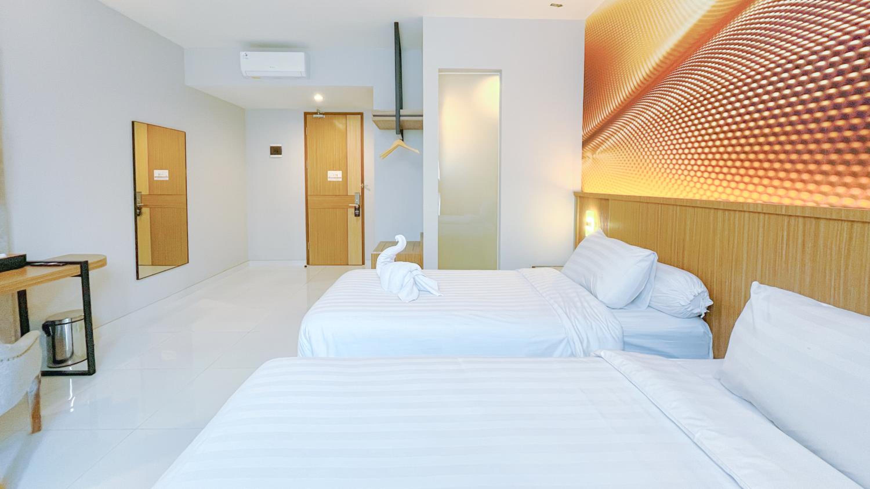 Large Twin Room photo 2