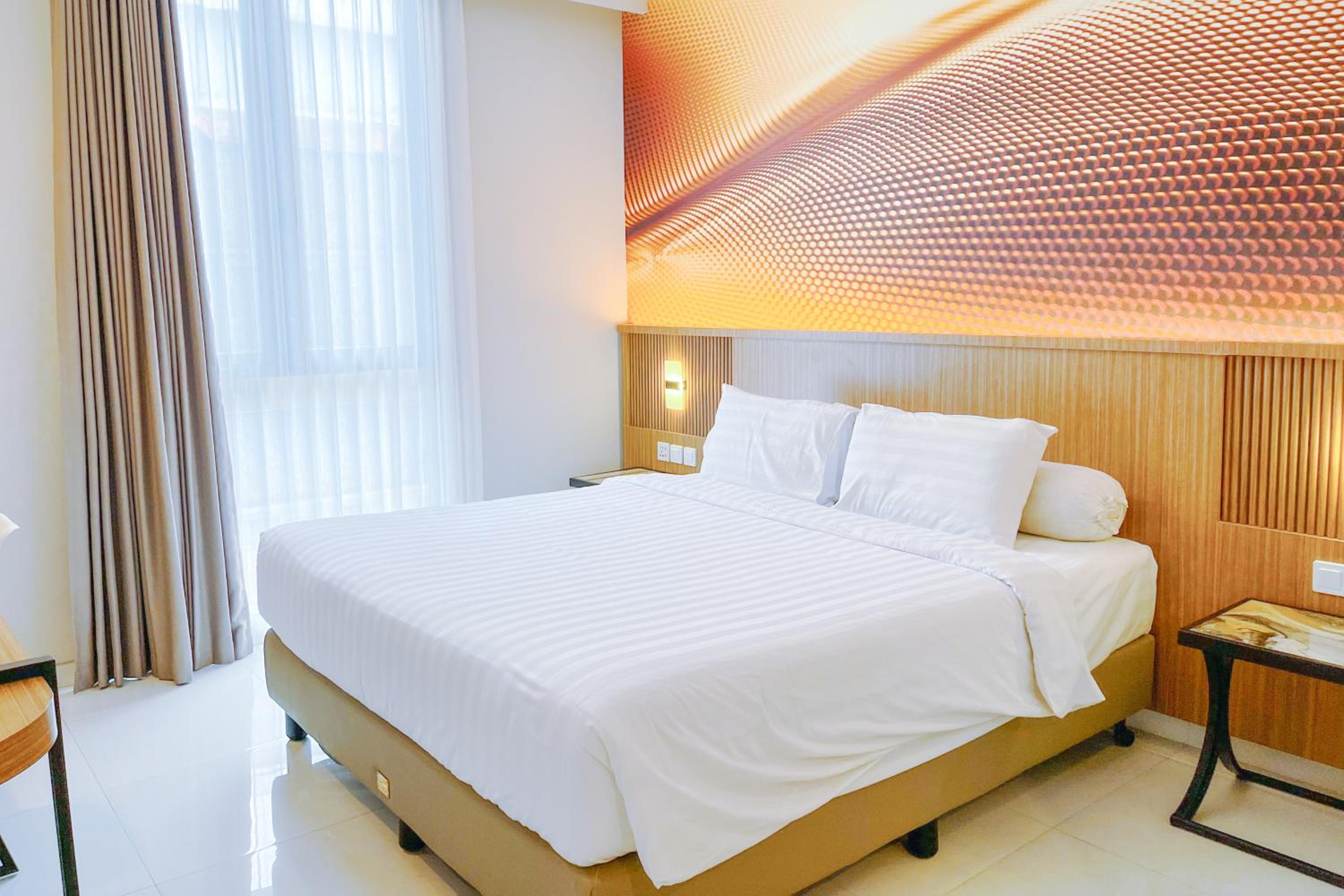 Deluxe King Room - Photo 5