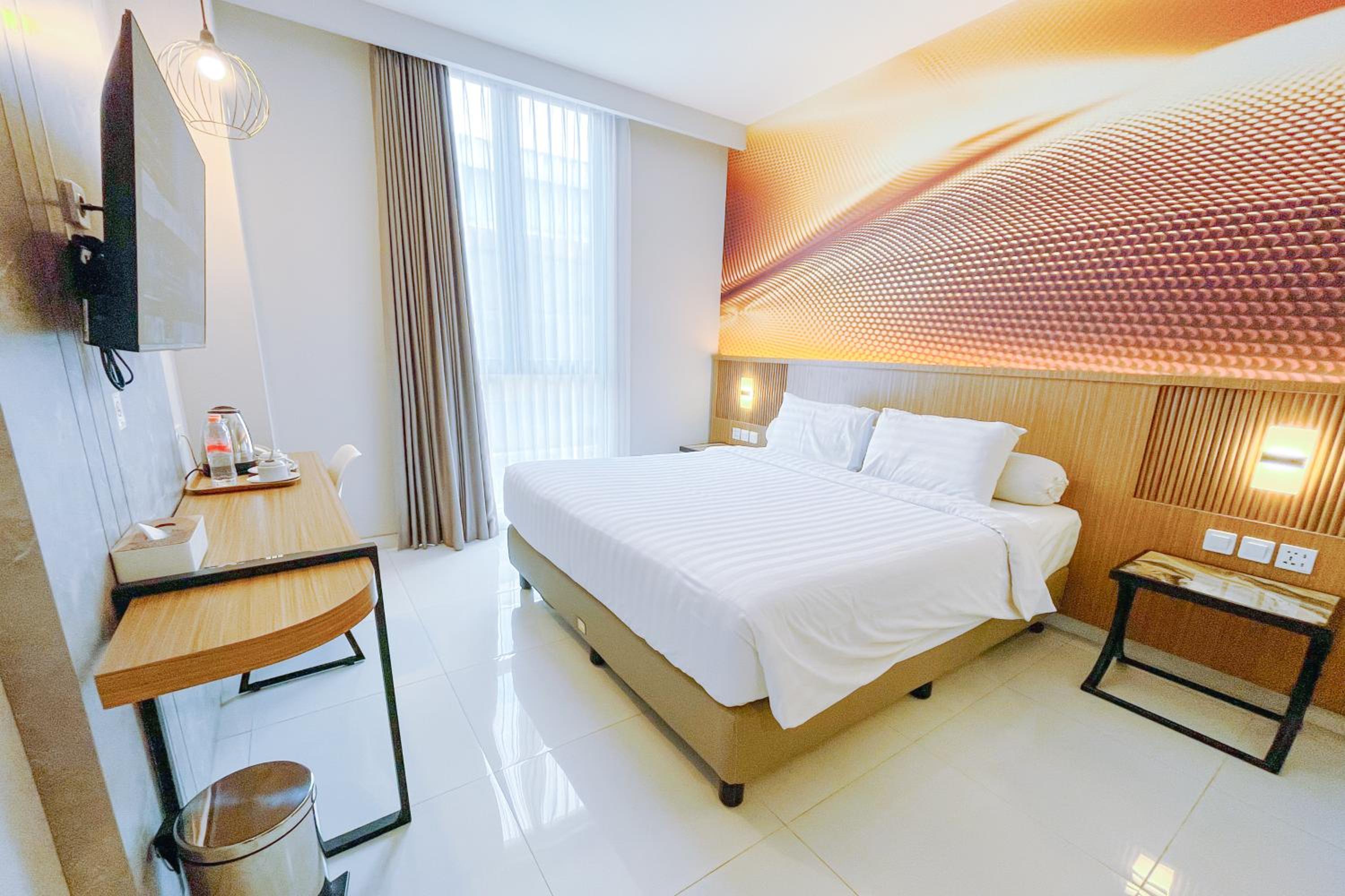 Deluxe King Room - Photo 1