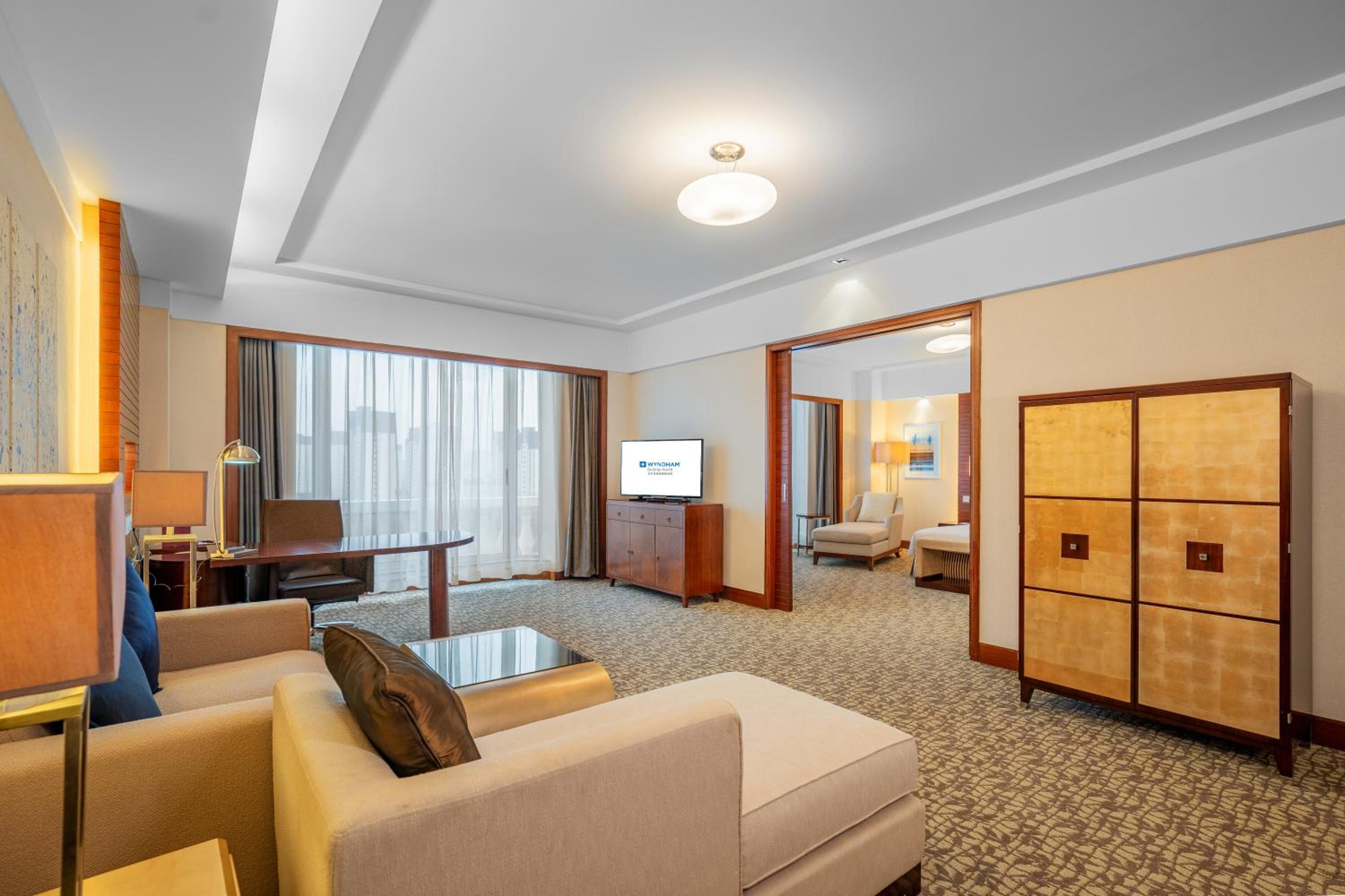Business King Suite - Photo 5