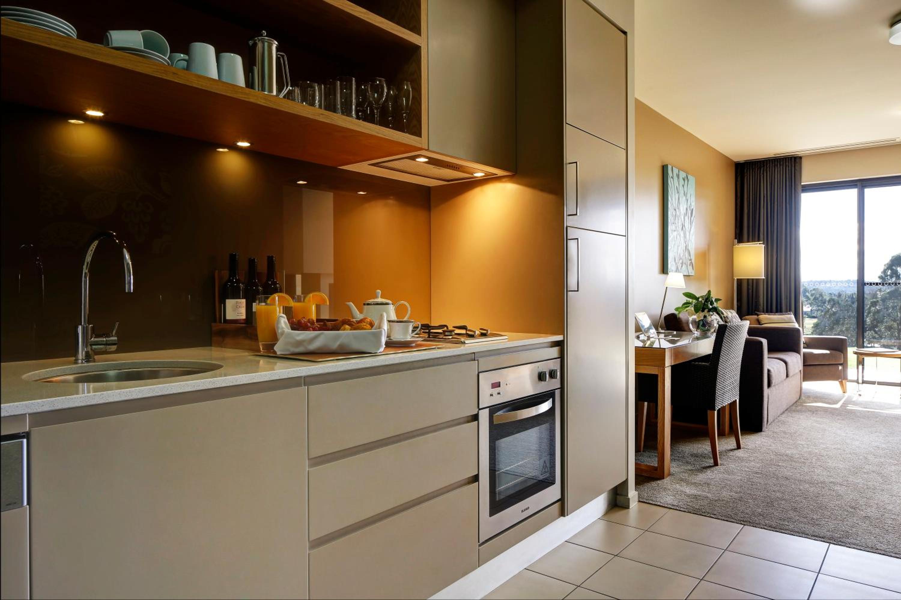 Villa 1 Bedroom with Golf View, Free Parking and WIFI - Photo 2