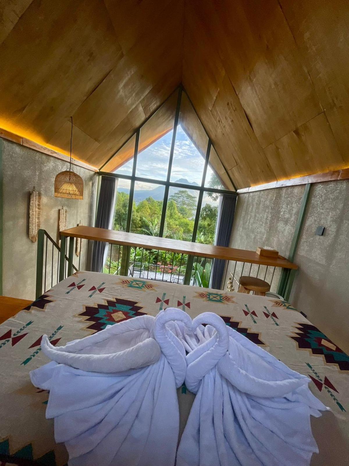 Suite Mountain View with Indoor Bathtub photo 2